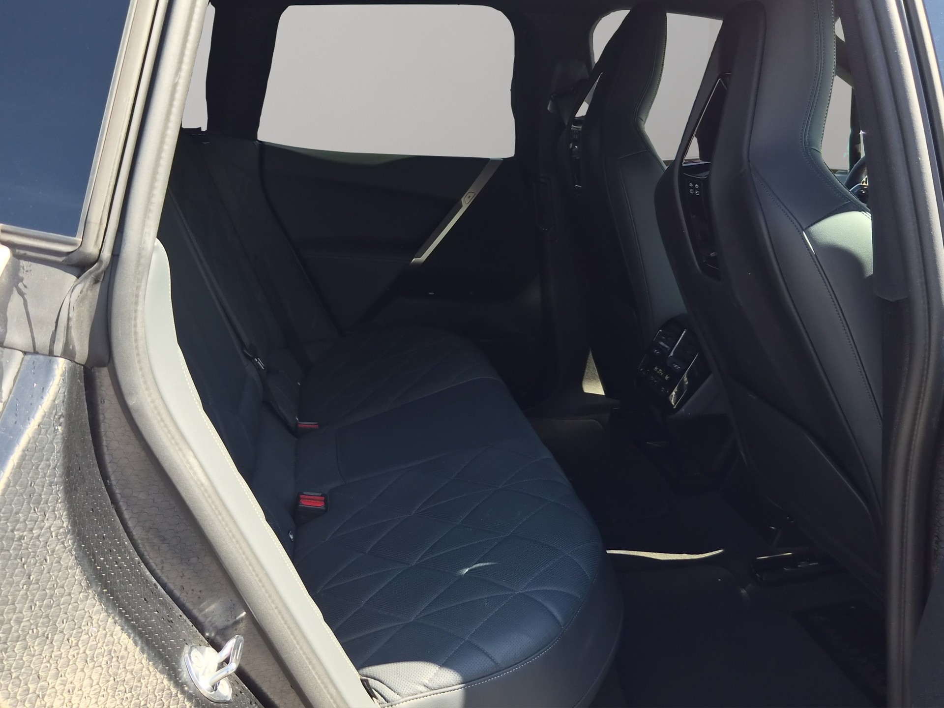 BMW iX xDrive40 Launch Edition-image-22
