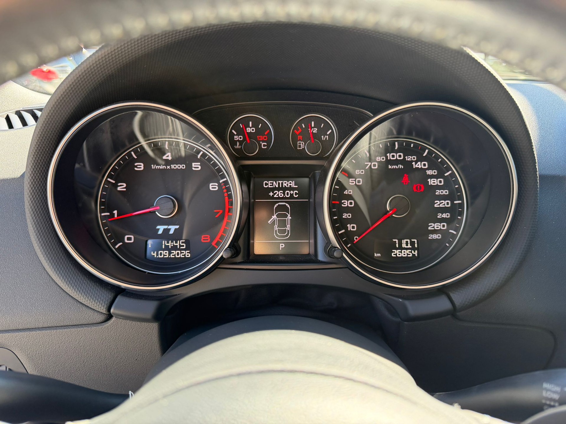 AUDI TT Roadster 2.0 TFSI quattro S-tronic-image-9