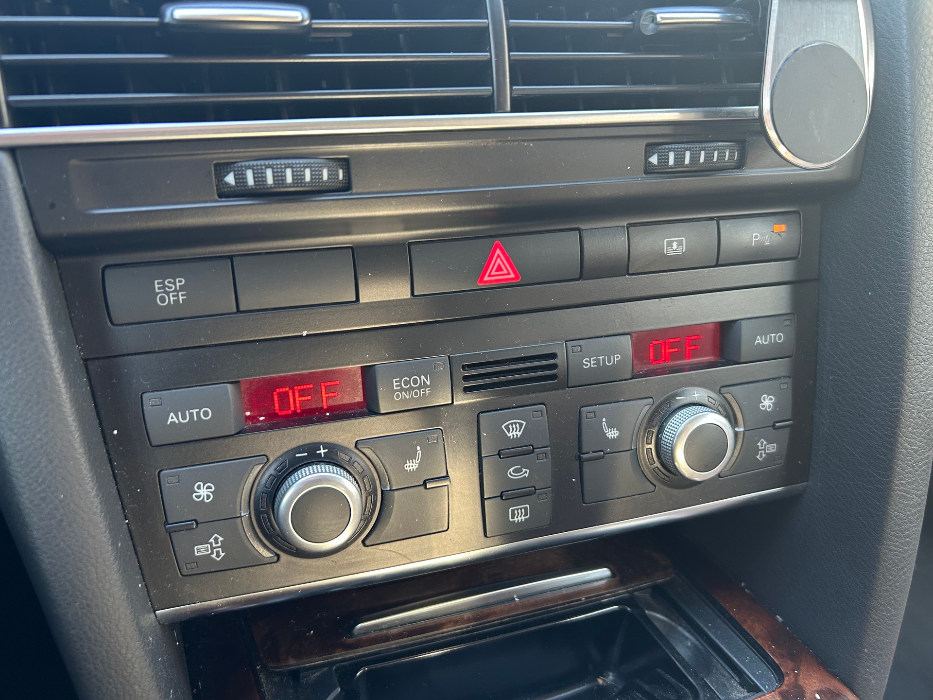 AUDI A6 Limousine 3.0 V6 TDI quattro-image-9