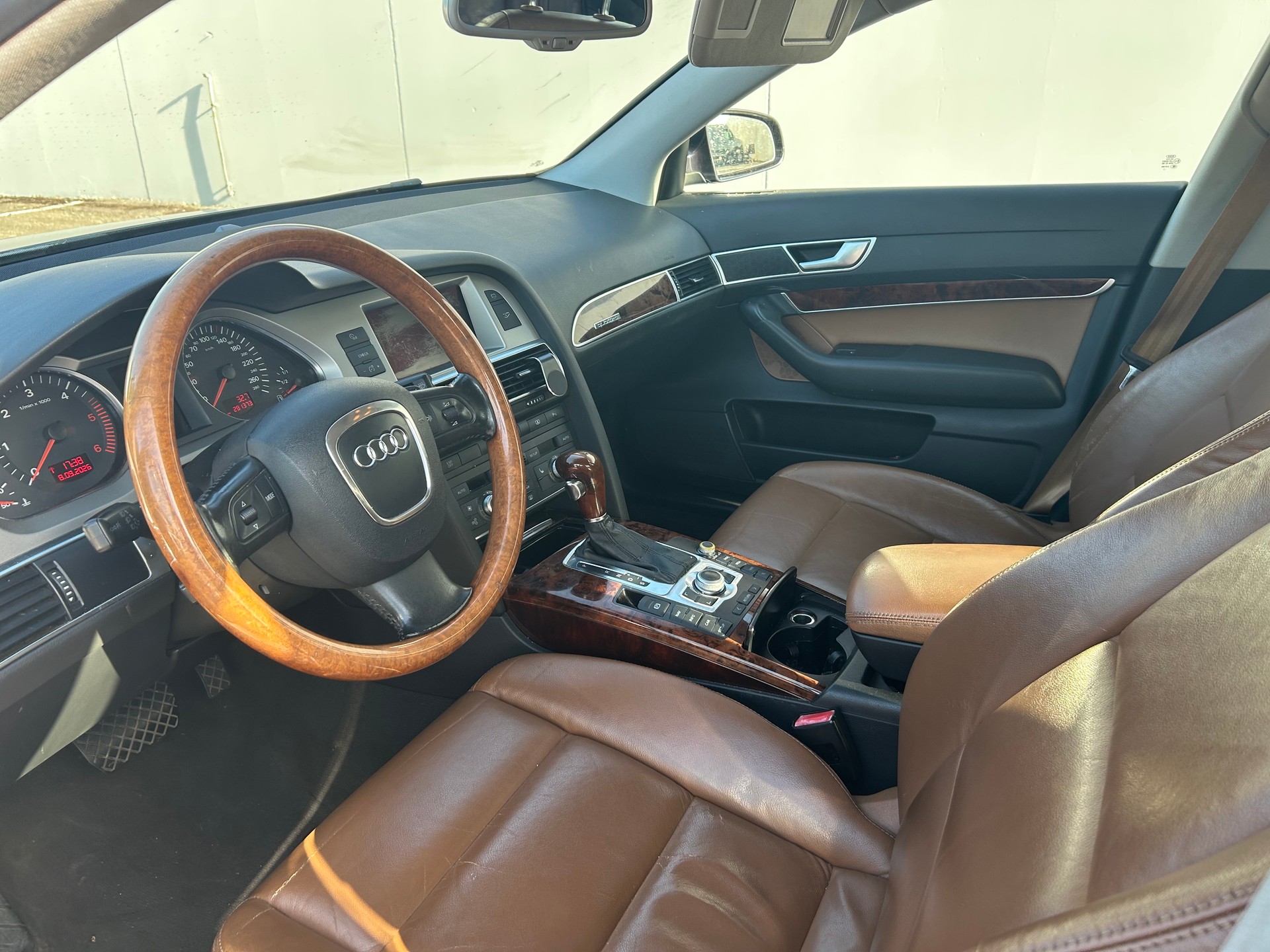 AUDI A6 Limousine 3.0 V6 TDI quattro-image-4