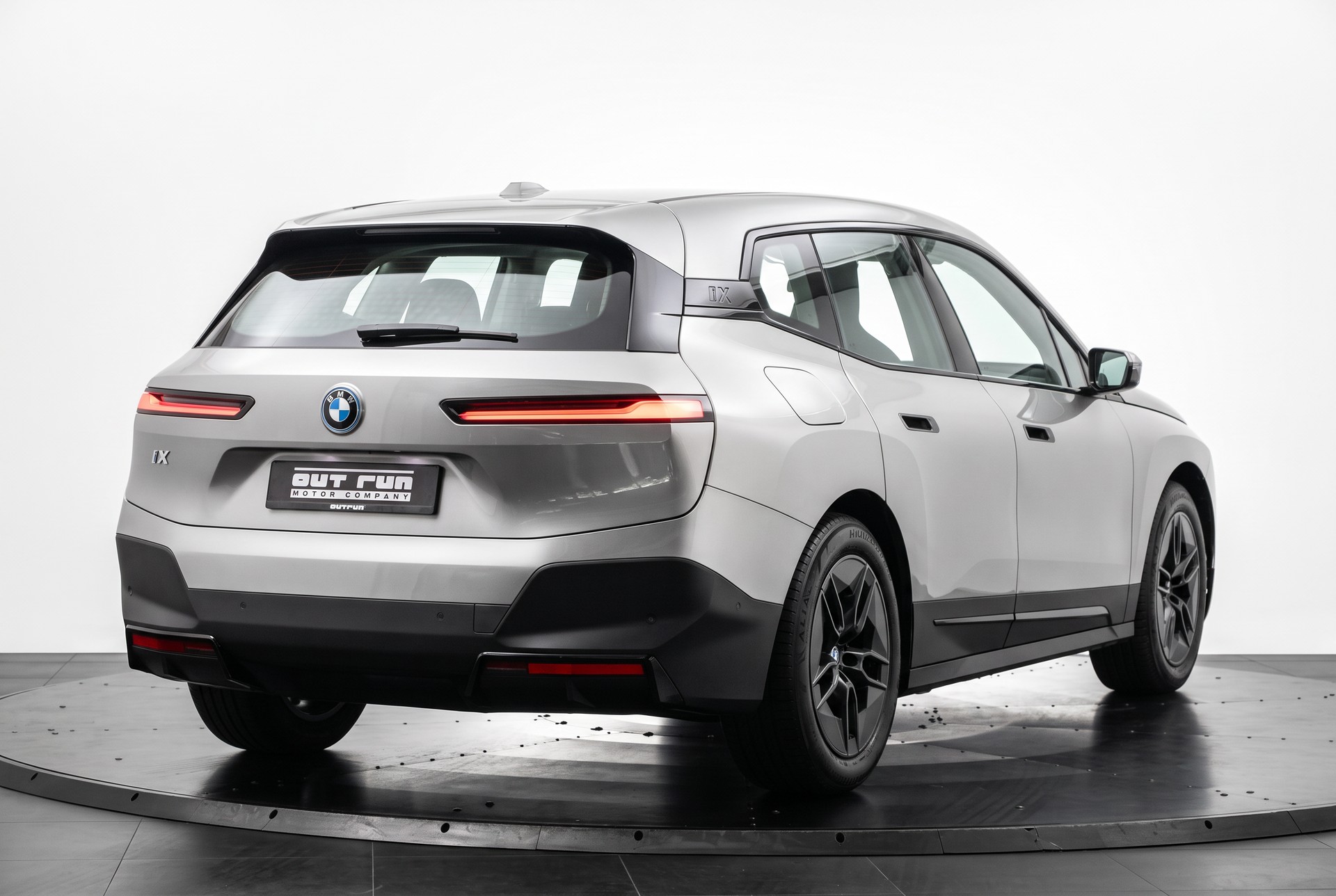 BMW iX xDrive40 Oxidgrau - Design Suite Mokka-image-4