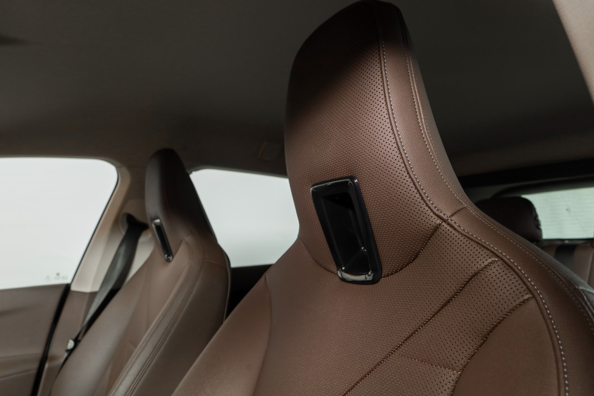 BMW iX xDrive40 Oxidgrau - Design Suite Mokka-image-22