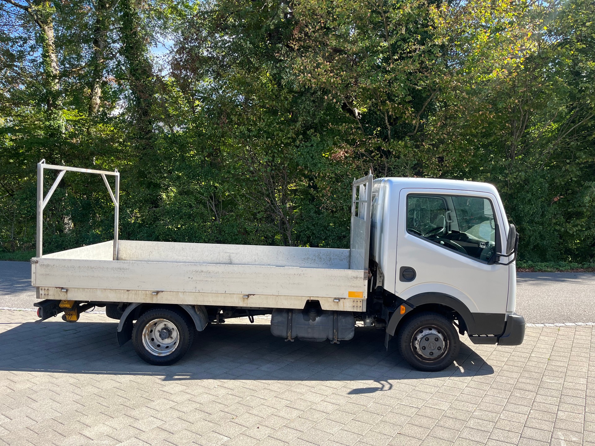 NISSAN CABSTAR-image-1