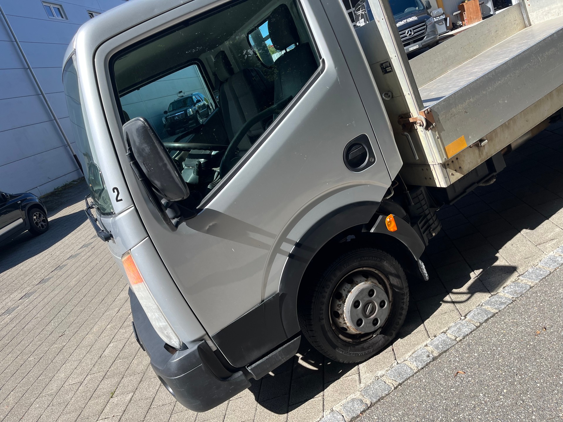 NISSAN CABSTAR-image-3