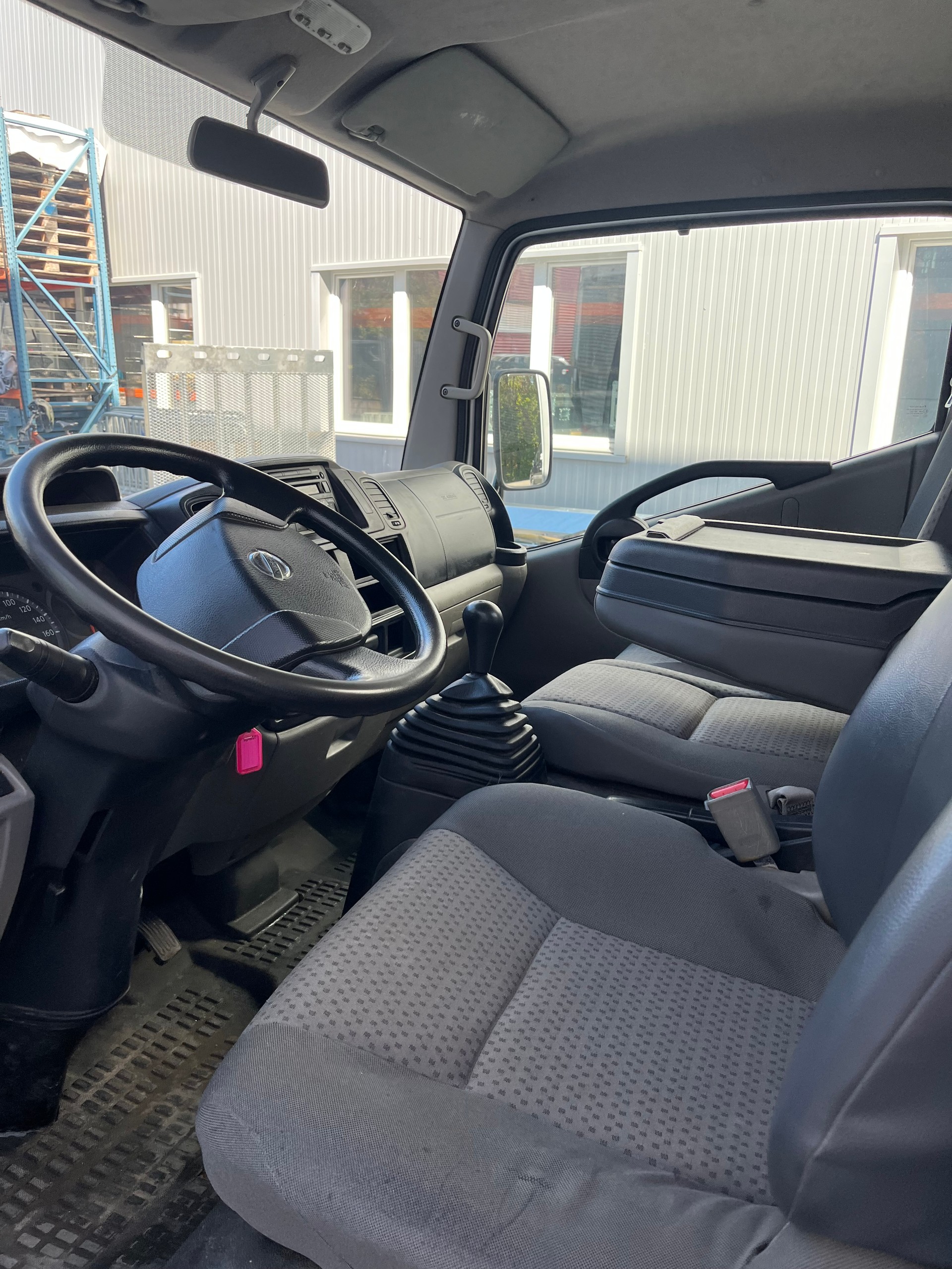 NISSAN CABSTAR-image-4
