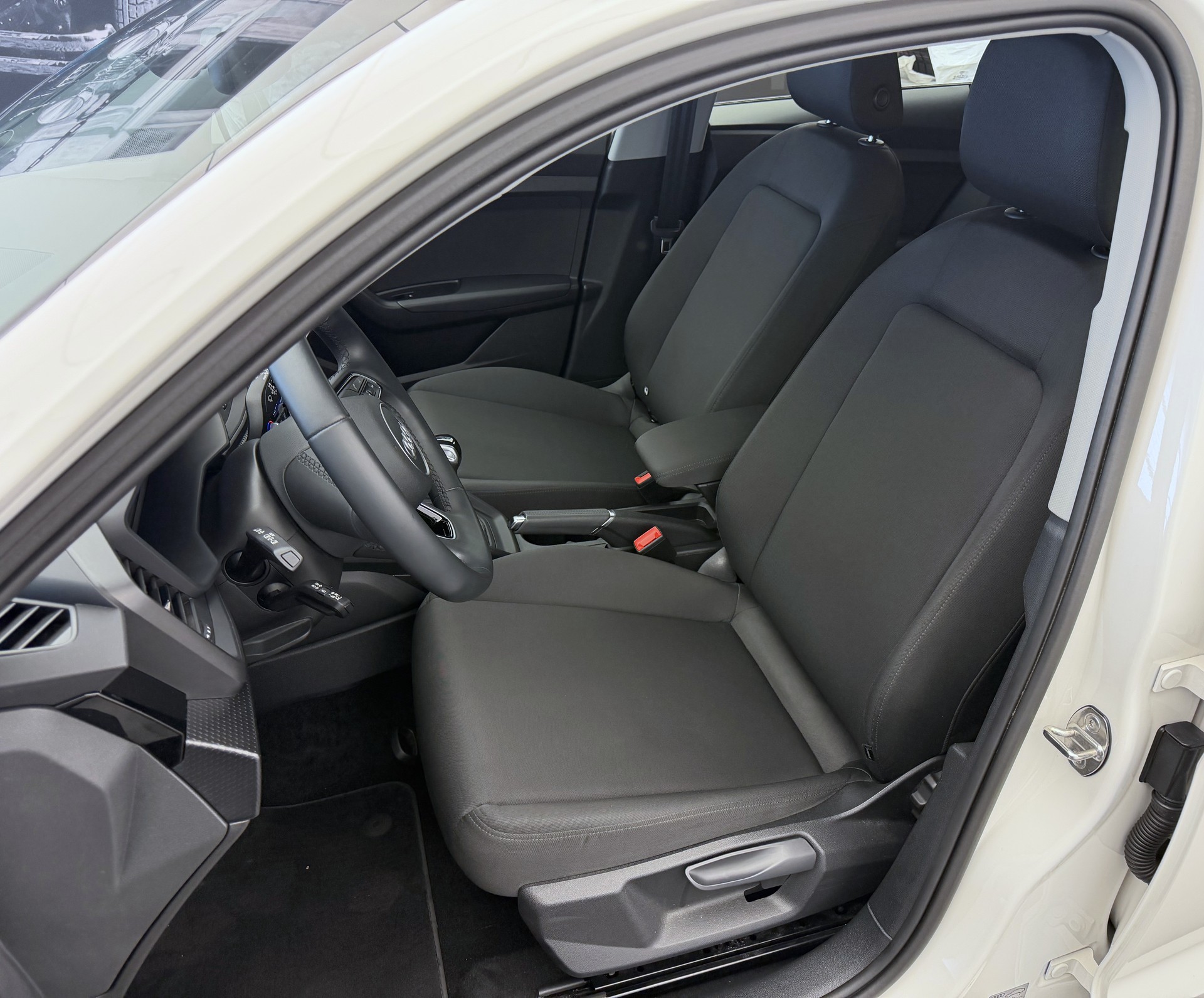 AUDI A1 Sportback 30 TFSI S-tronic-image-4