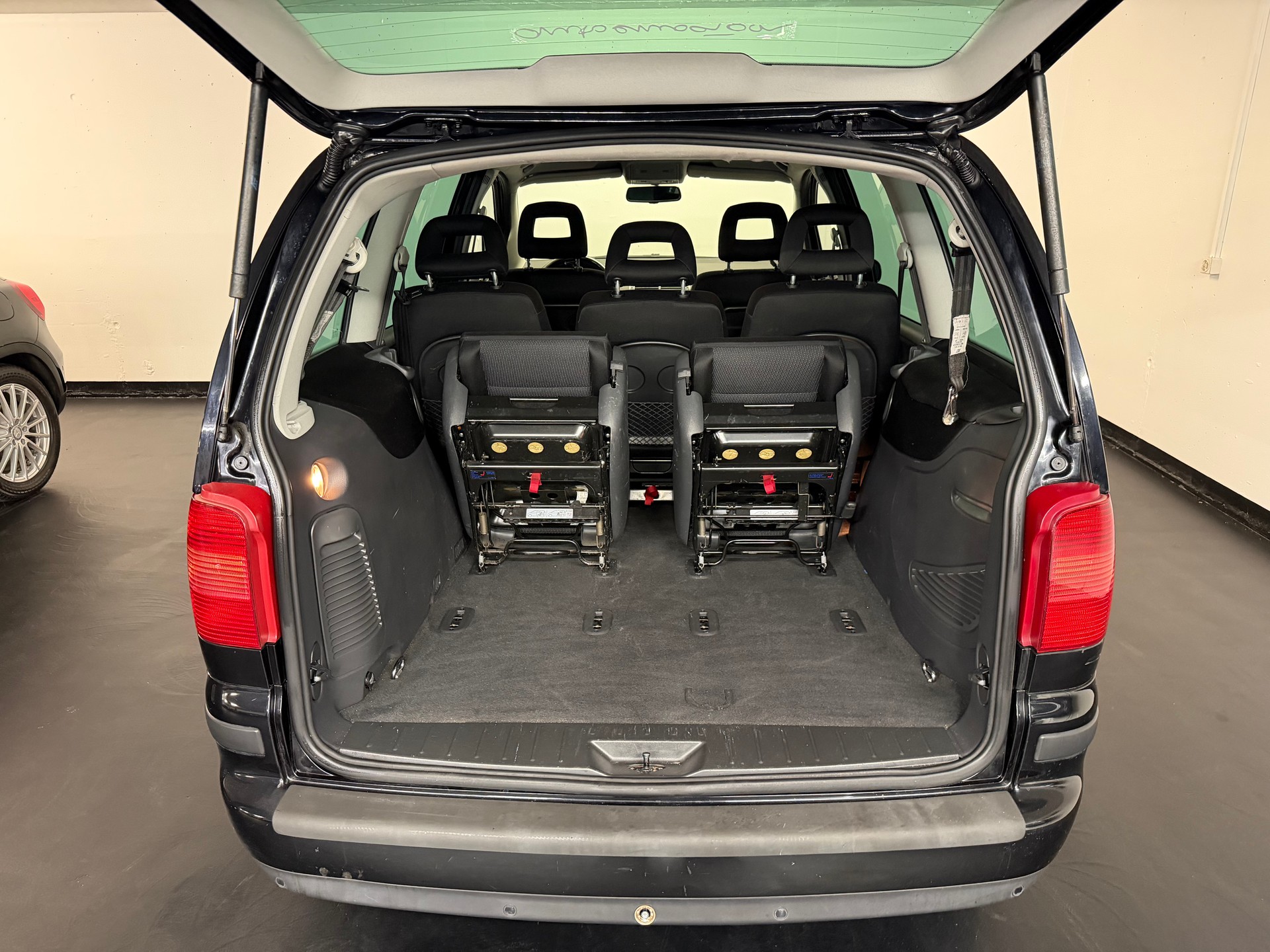 SEAT Alhambra 1.9 TDI Sport 4x4-image-11