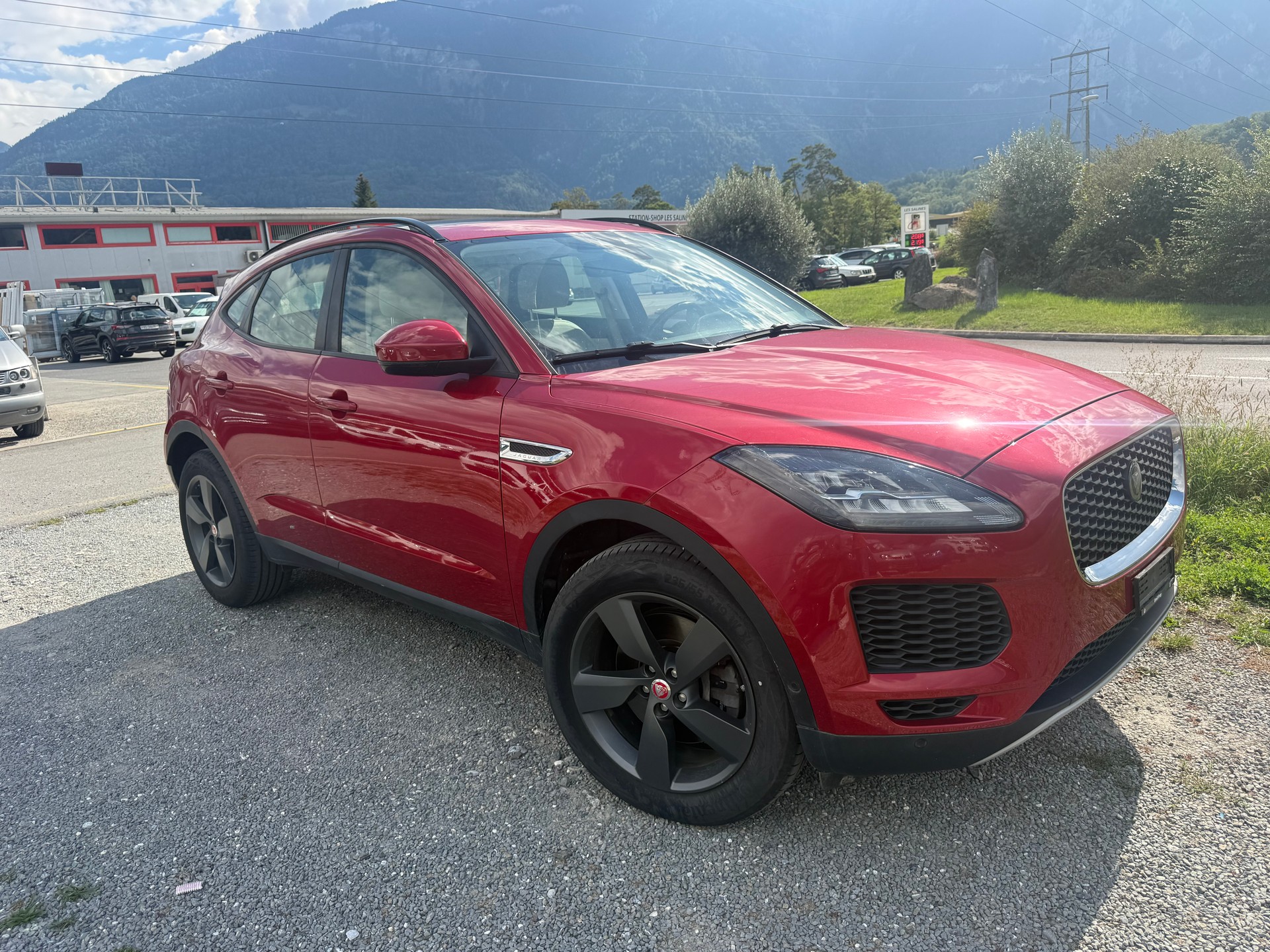 JAGUAR E-Pace 2.0 P250 R-Dynamic SE AWD Automatik-image-1