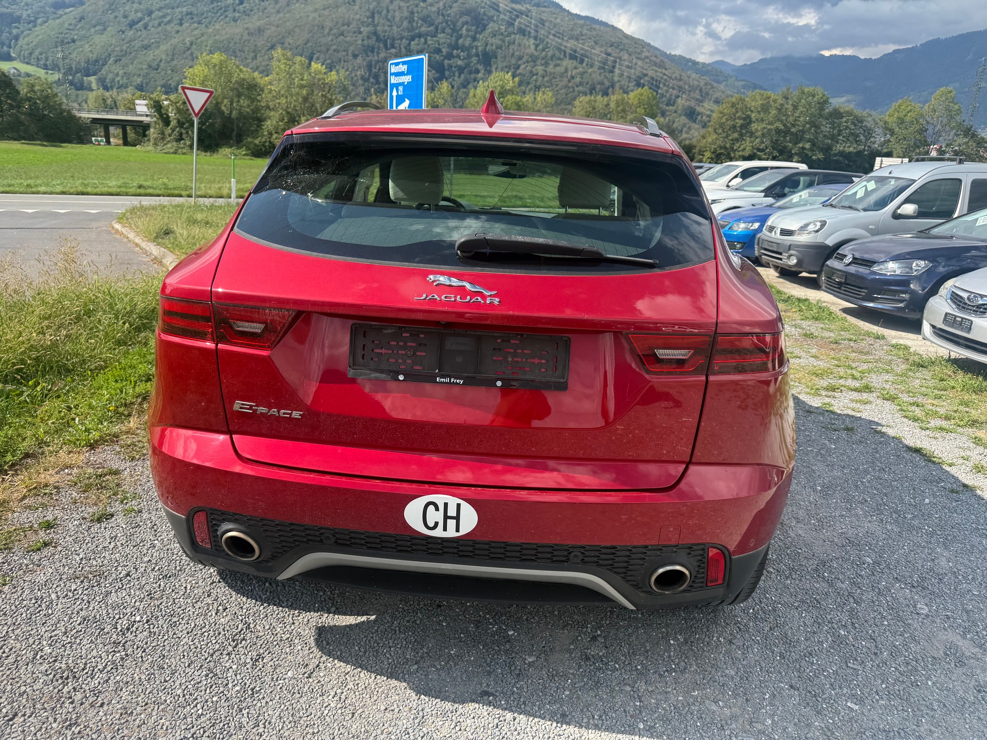 JAGUAR E-Pace 2.0 P250 R-Dynamic SE AWD Automatik-image-3