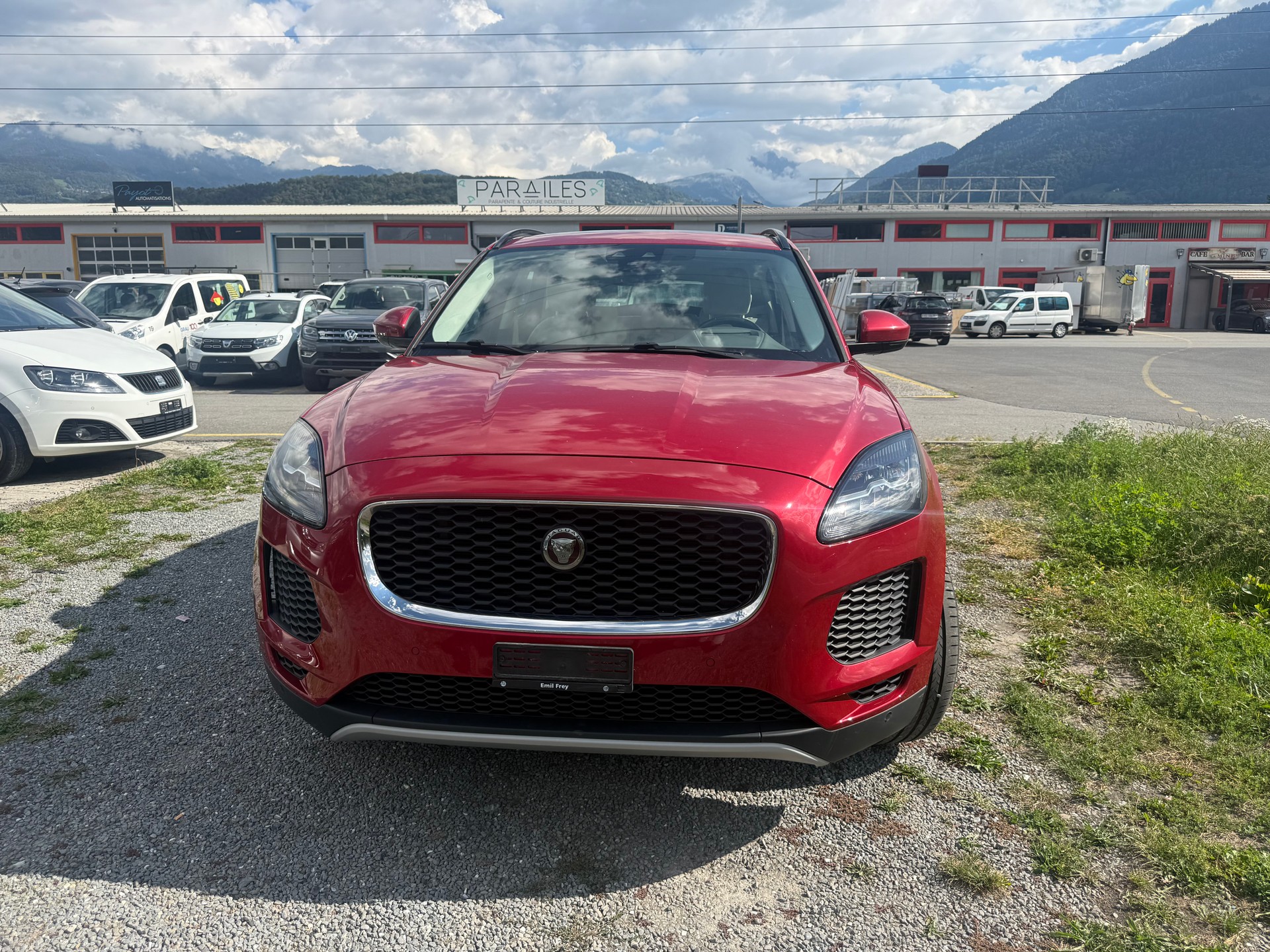 JAGUAR E-Pace 2.0 P250 R-Dynamic SE AWD Automatik-image-0
