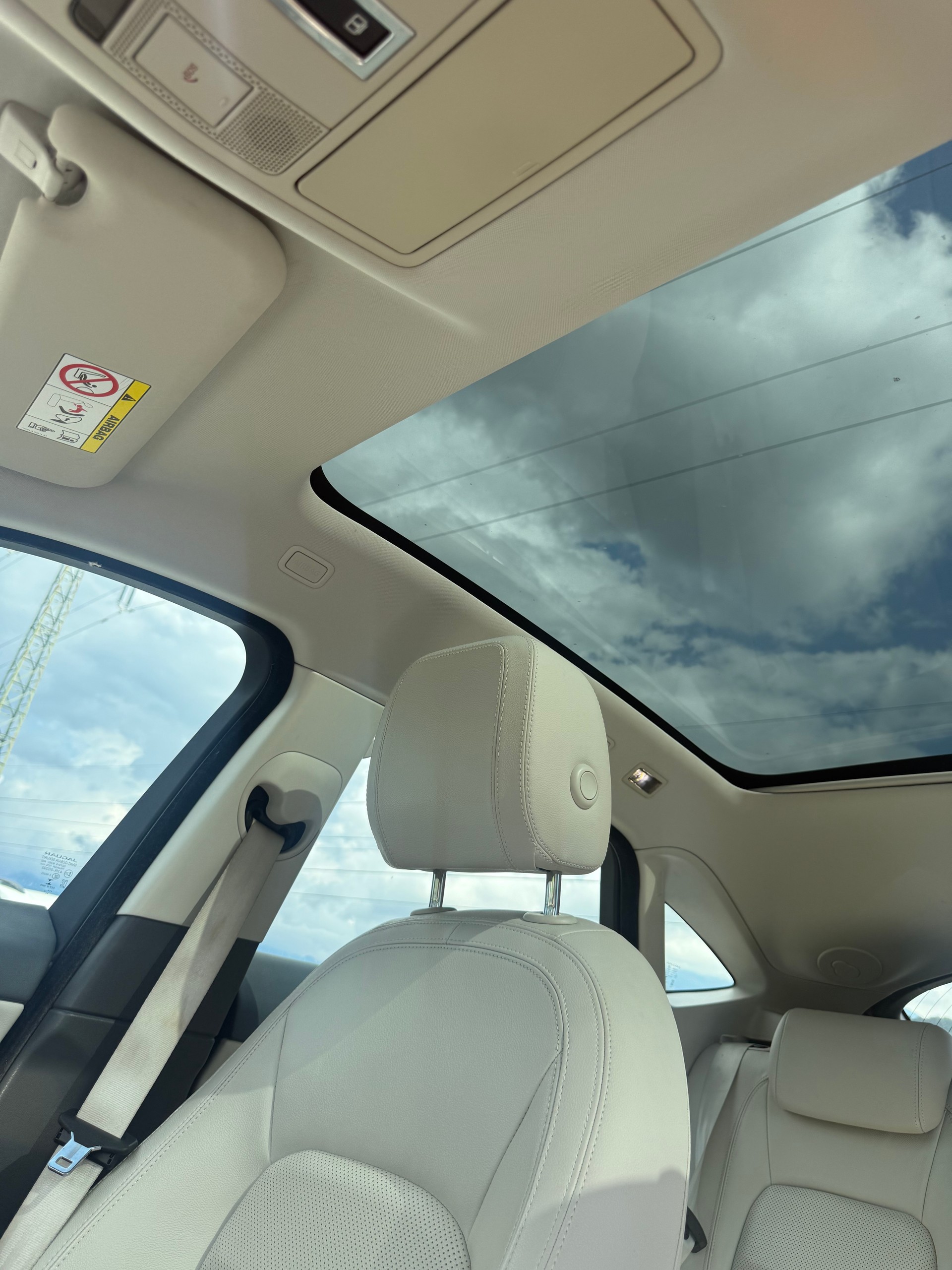 JAGUAR E-Pace 2.0 P250 R-Dynamic SE AWD Automatik-image-10