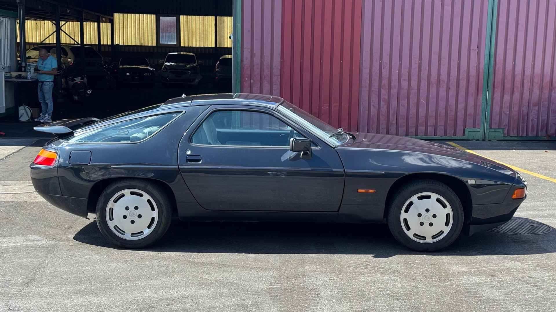 PORSCHE 928 S4-image-5