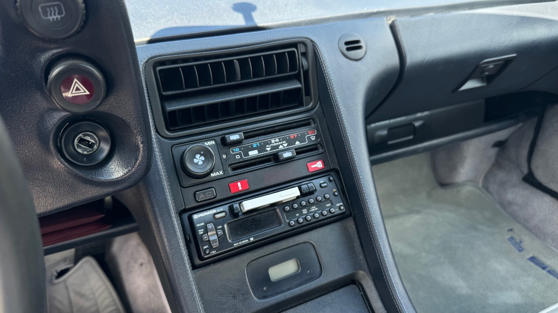 PORSCHE 928 S4-image-14