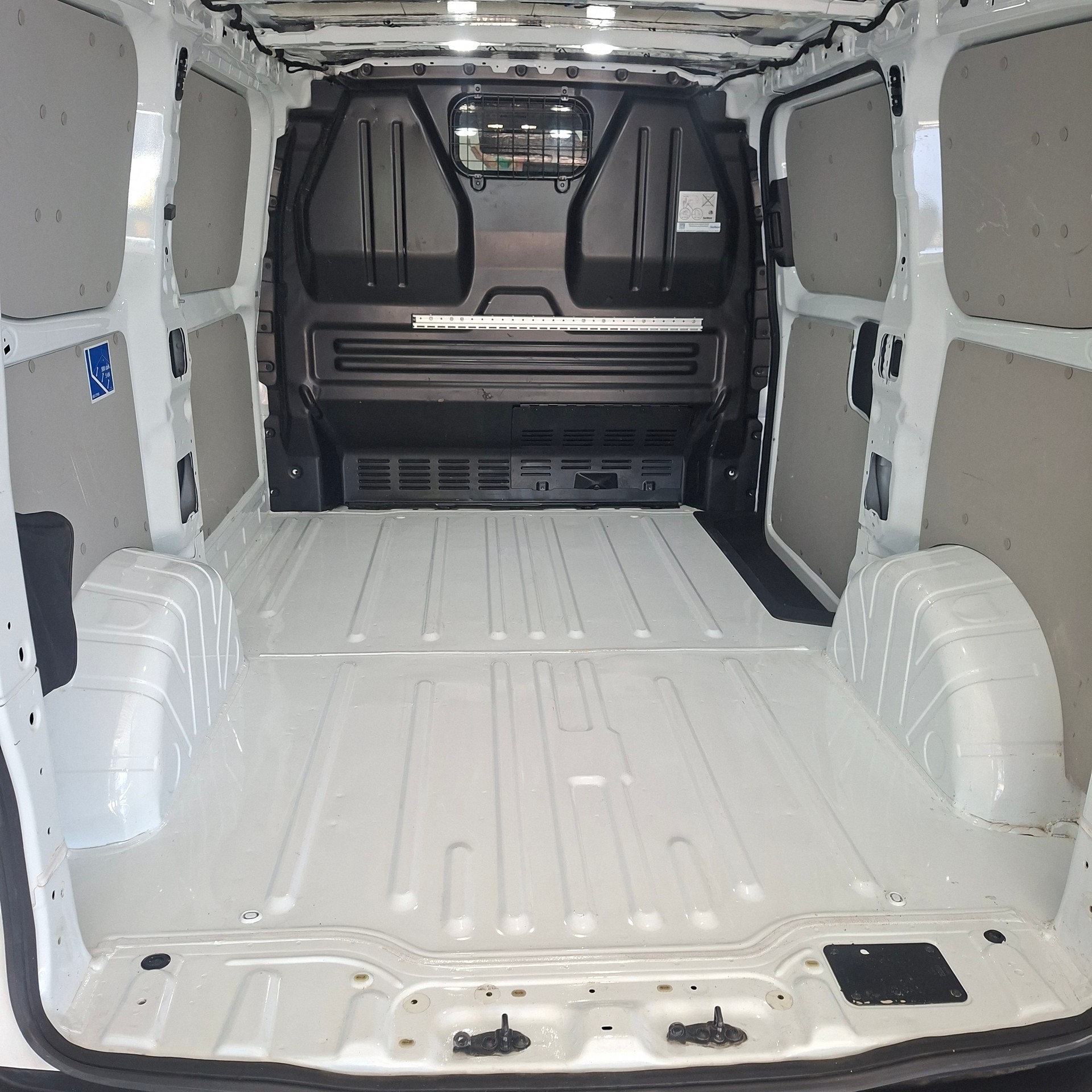FORD Transit Custom Van 300 L1H1 Trend-image-8