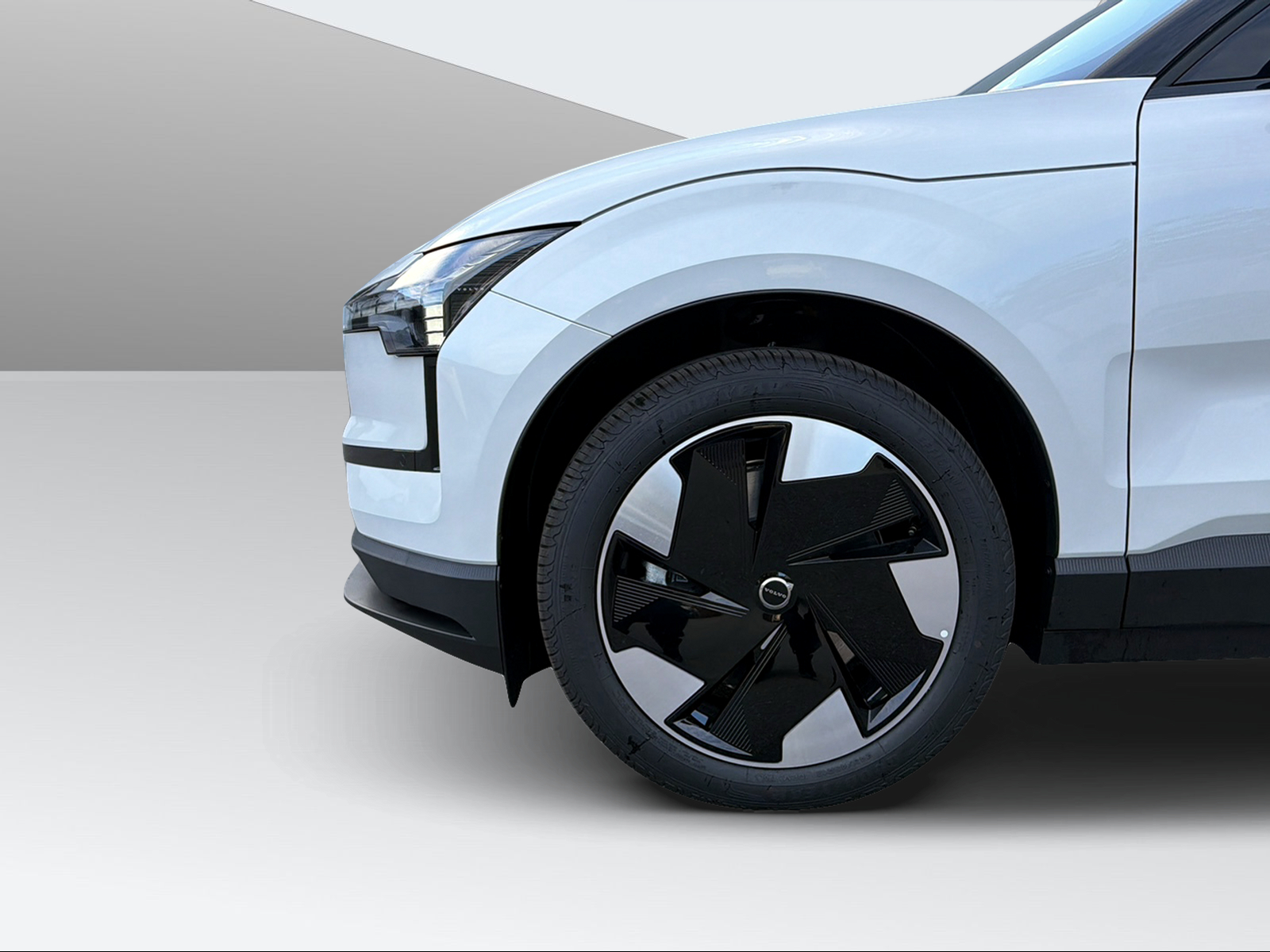 VOLVO EX30 P8 Plus AWD-image-8
