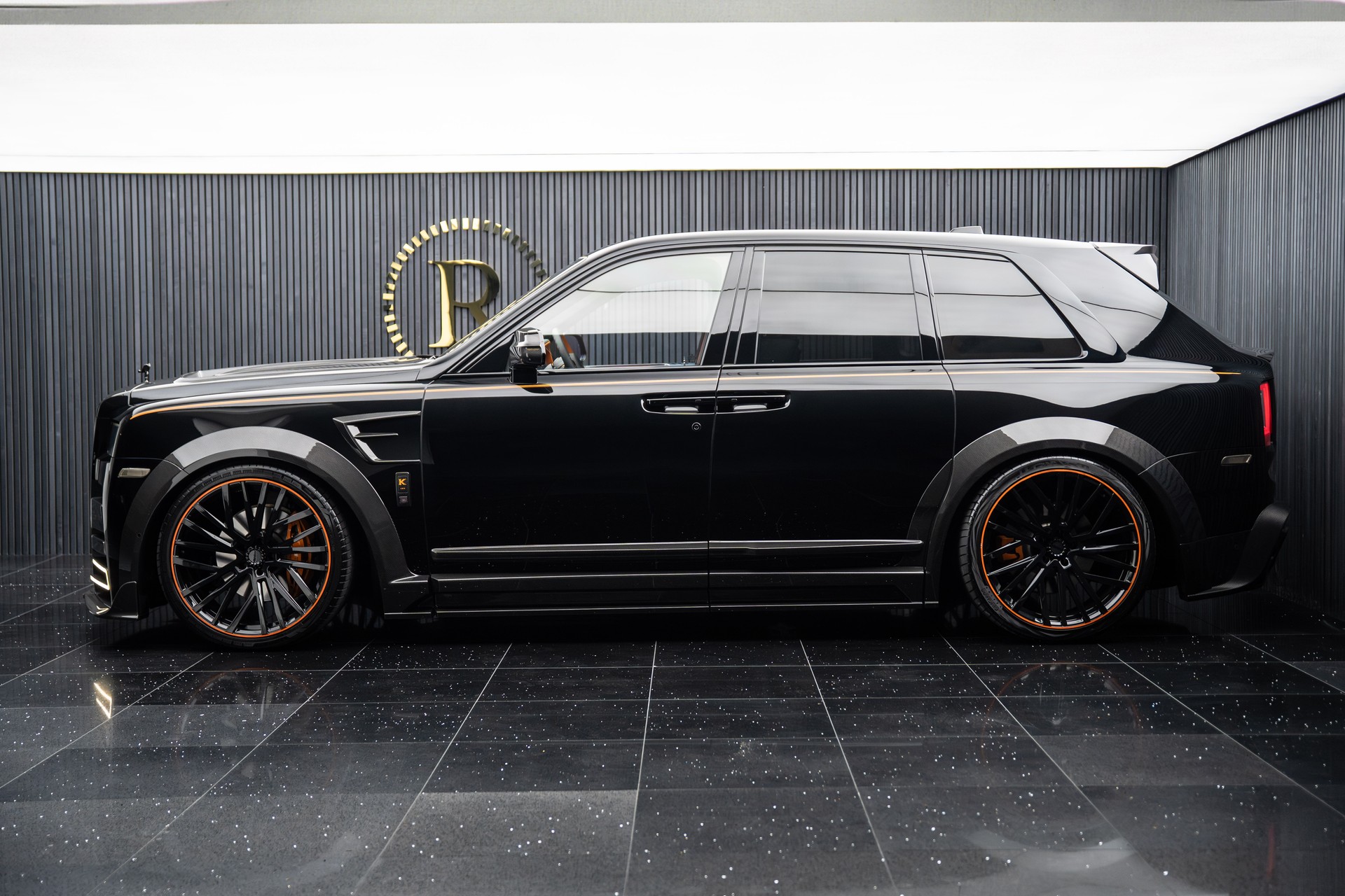 ROLLS-ROYCE Cullinan 6.7 V12 Black Badge-image-2