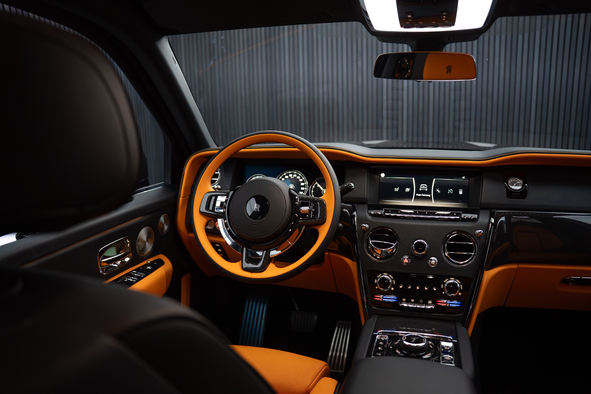 ROLLS-ROYCE Cullinan 6.7 V12 Black Badge-image-6