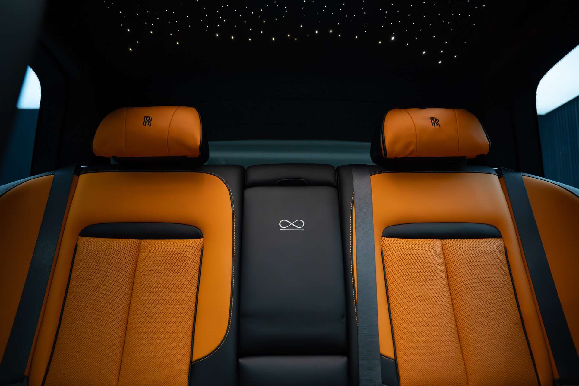 ROLLS-ROYCE Cullinan 6.7 V12 Black Badge-image-15