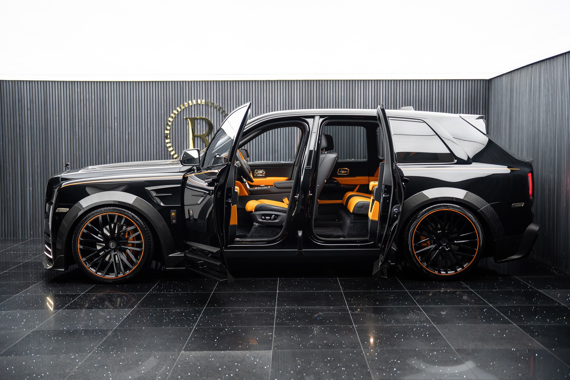 ROLLS-ROYCE Cullinan 6.7 V12 Black Badge-image-3