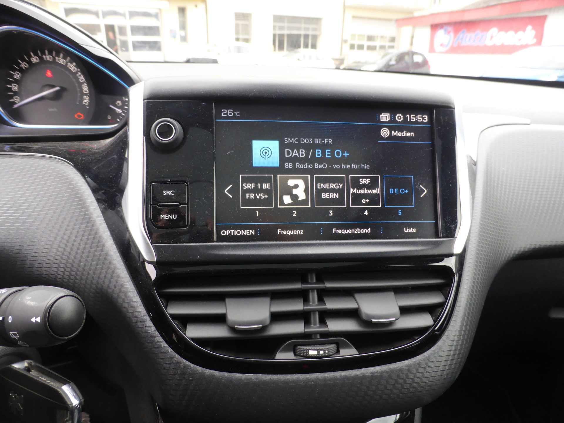 PEUGEOT 2008 1.2 PureTech Allure EAT6-image-8