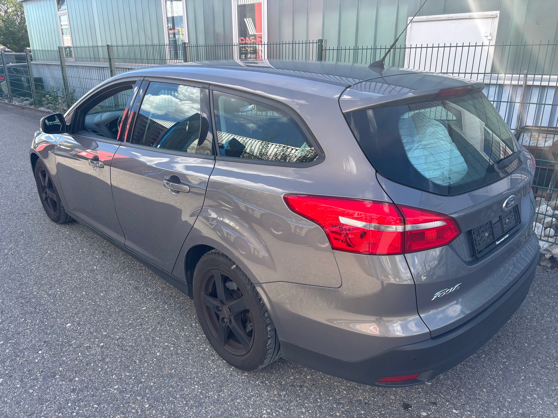 FORD Focus 1.0 SCTi Trend-image-5