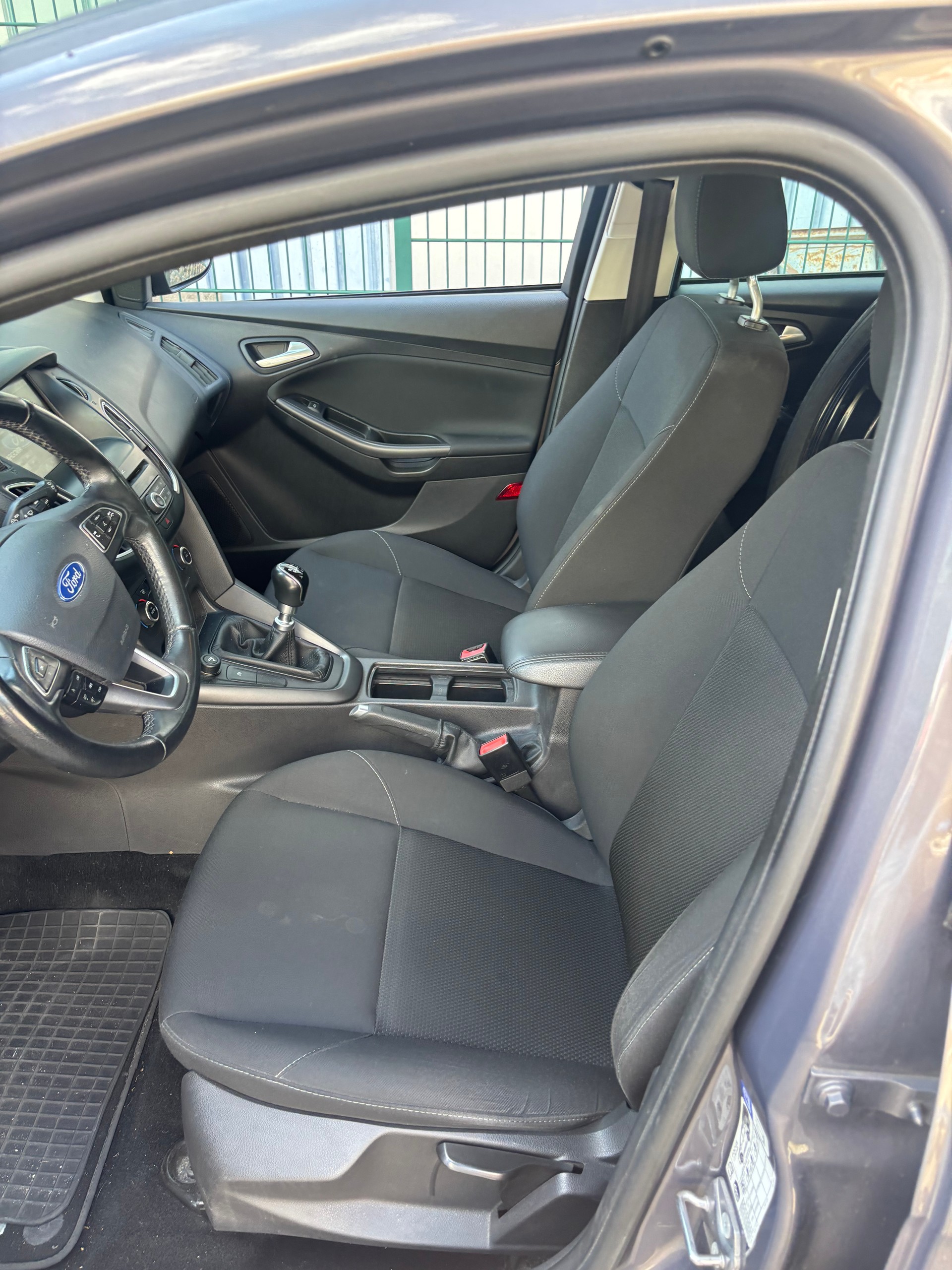 FORD Focus 1.0 SCTi Trend-image-8