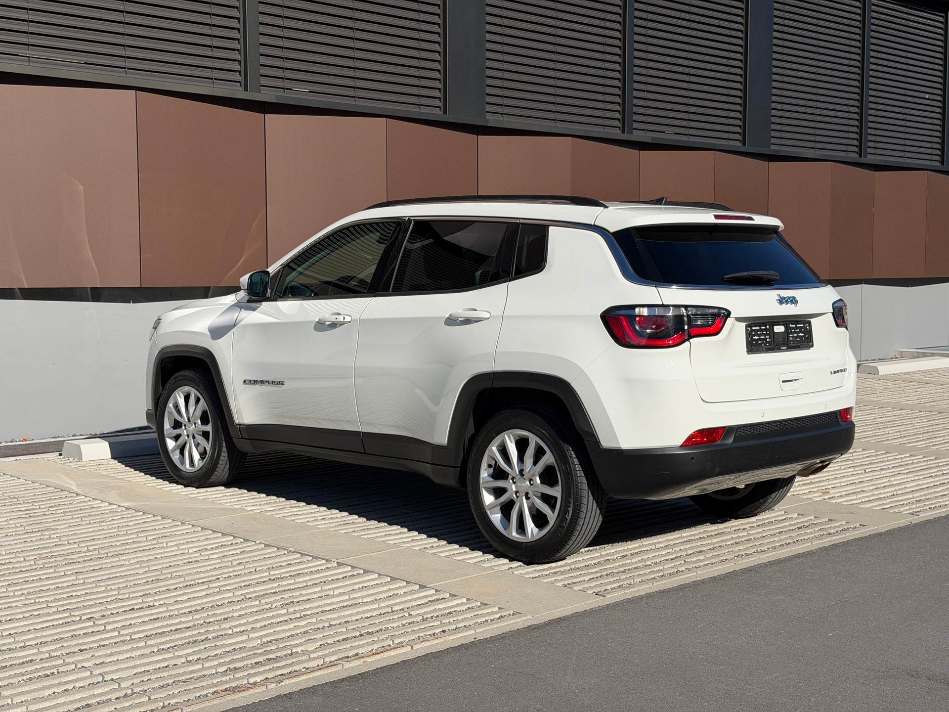 JEEP Compass 4x2 1.3 Limited DKG *LED* *Spurhalteassistent*-showroom-element-3