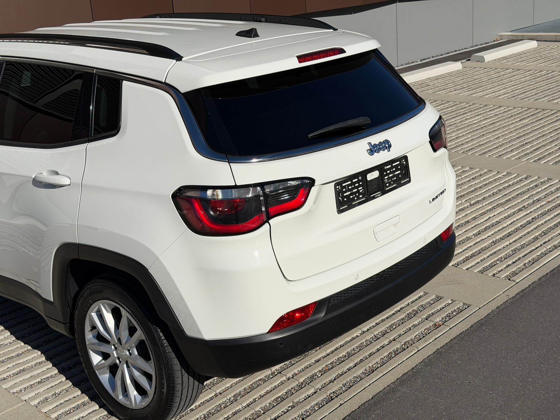 JEEP Compass 4x2 1.3 Limited DKG *LED* *Spurhalteassistent*-image-31