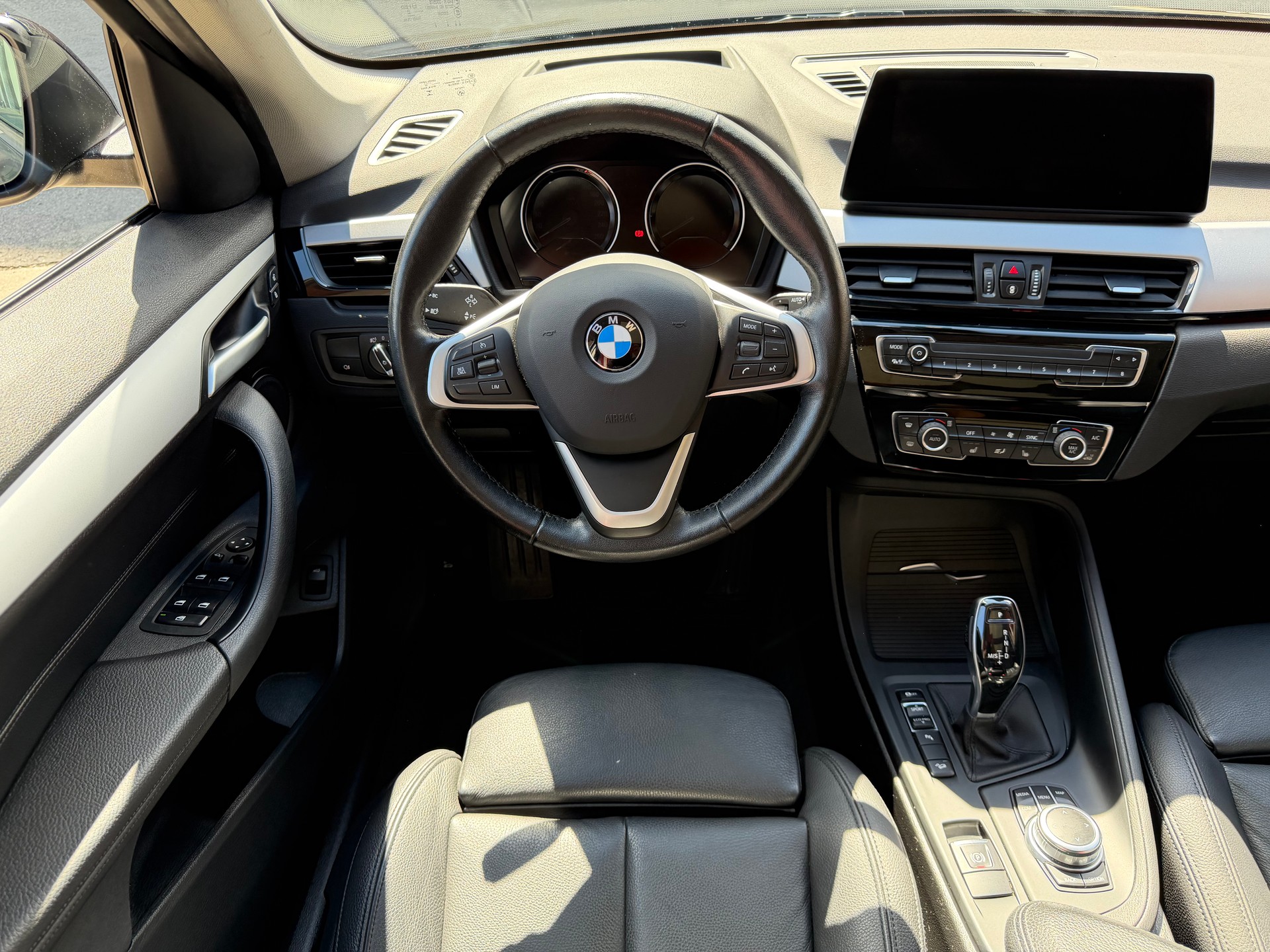BMW X1 xDrive 18d Steptronic-image-19