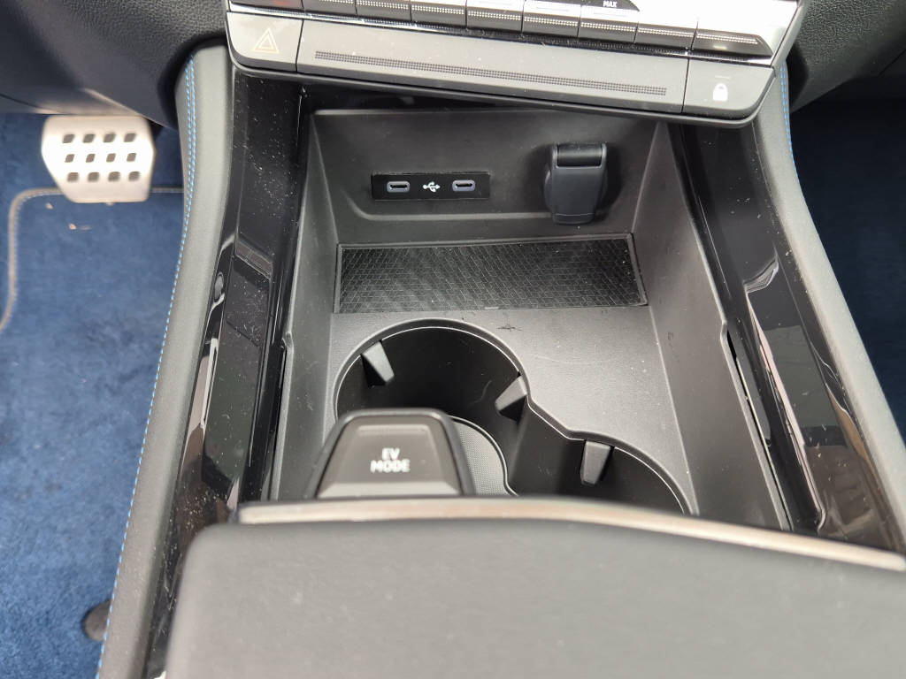 RENAULT Rafale 1.2 E-Tech Plug-in Atelier Alpine-image-13