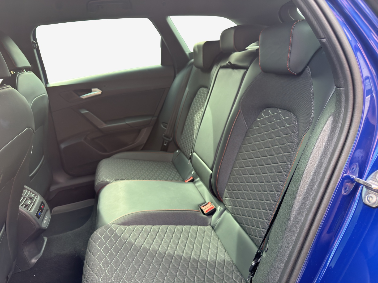 SEAT Leon ST 1.4 eHybrid pHEV DSG Hola FR-image-11