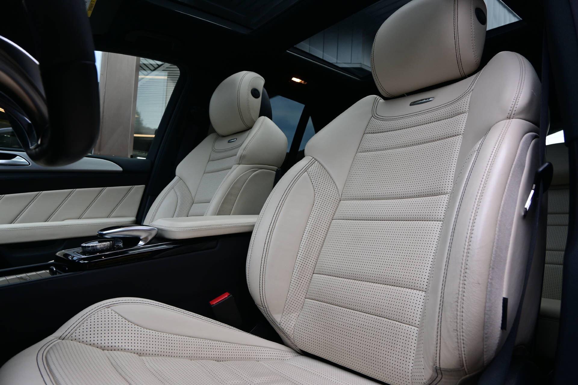 MERCEDES-BENZ GLE 63 V8 S AMG *CH-Auto*Panoramadach*-image-11