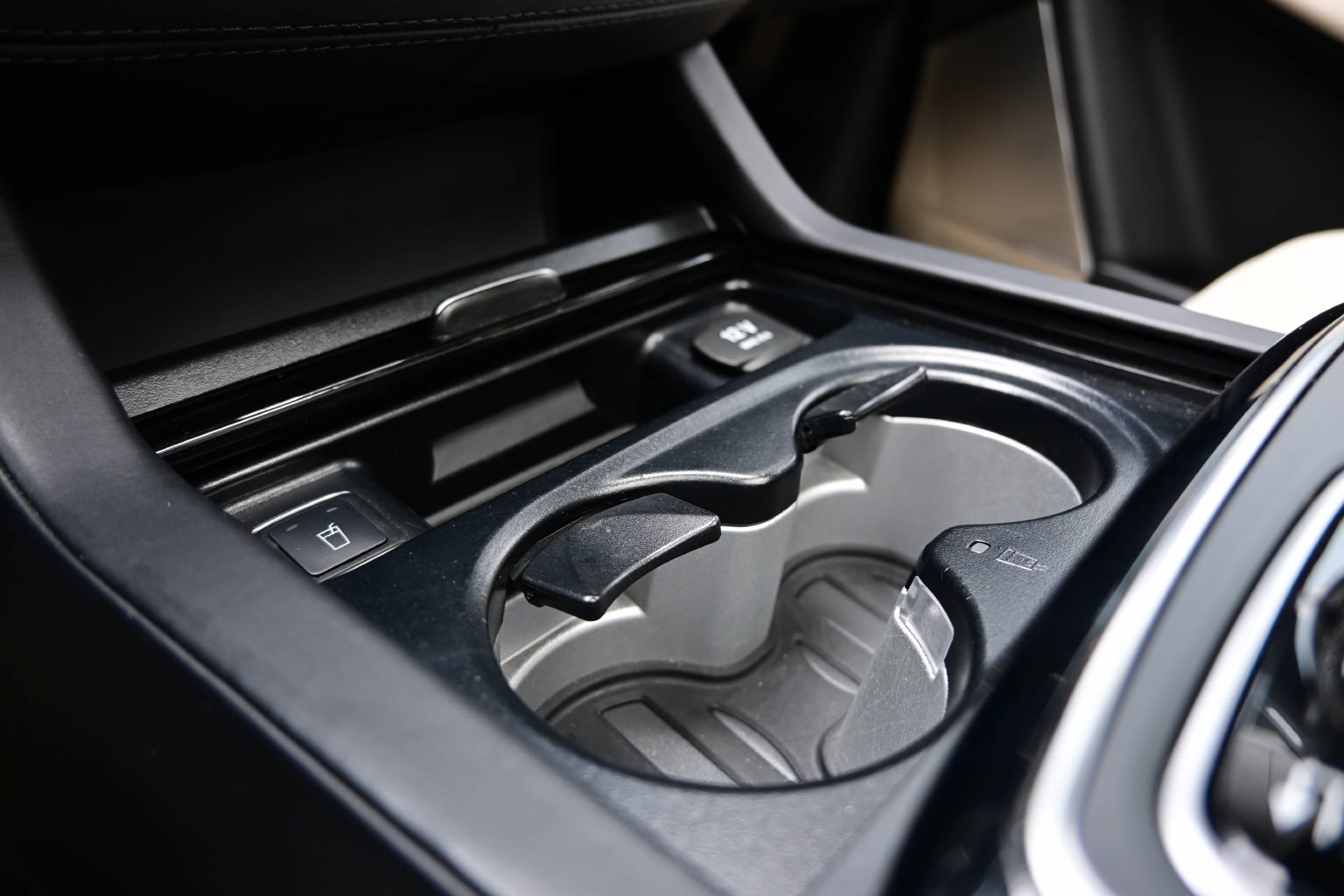 MERCEDES-BENZ GLE 63 V8 S AMG *CH-Auto*Panoramadach*-image-14