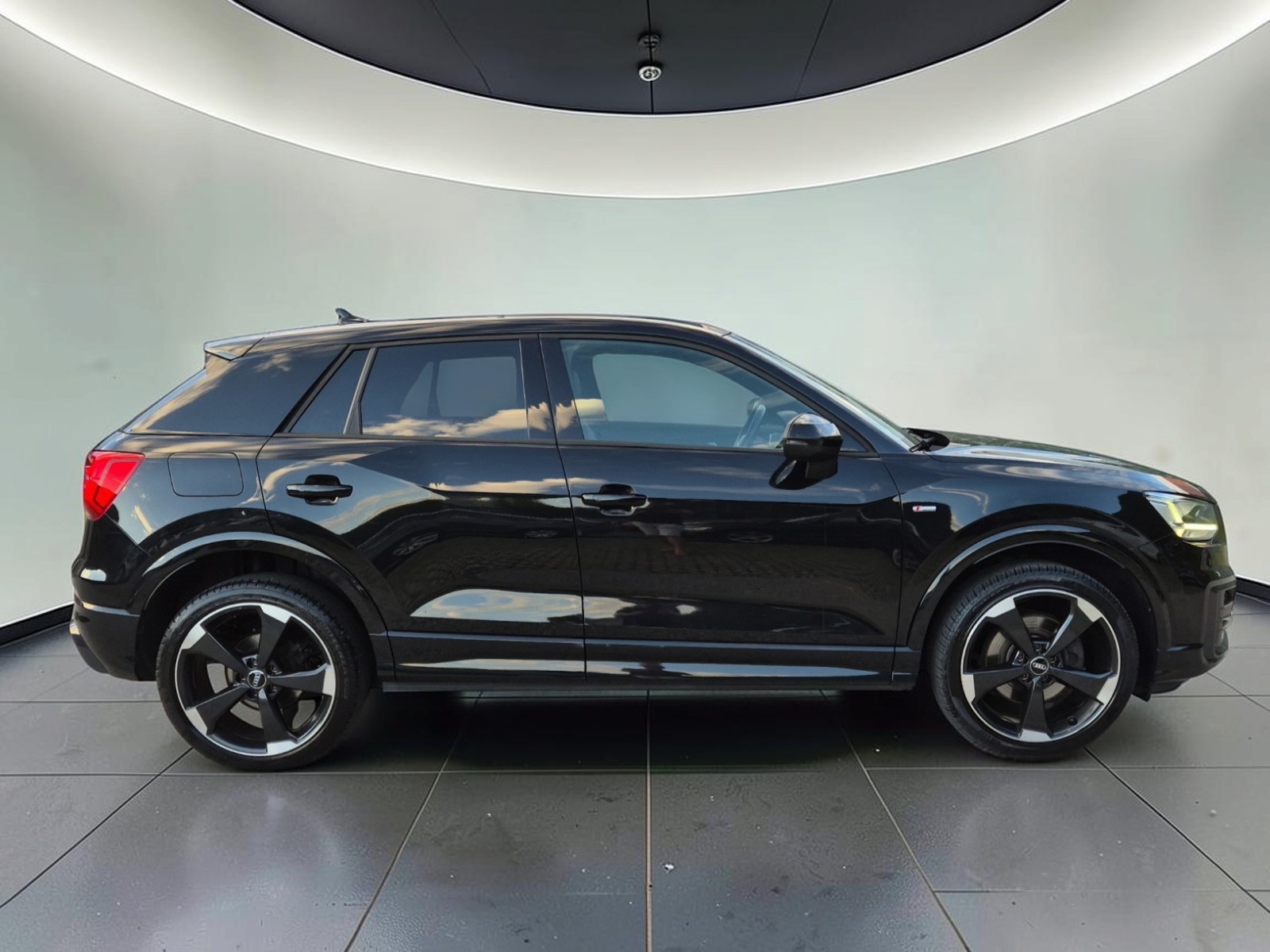 AUDI Q2 35 TFSI Sport S-tronic S LINE-image-3