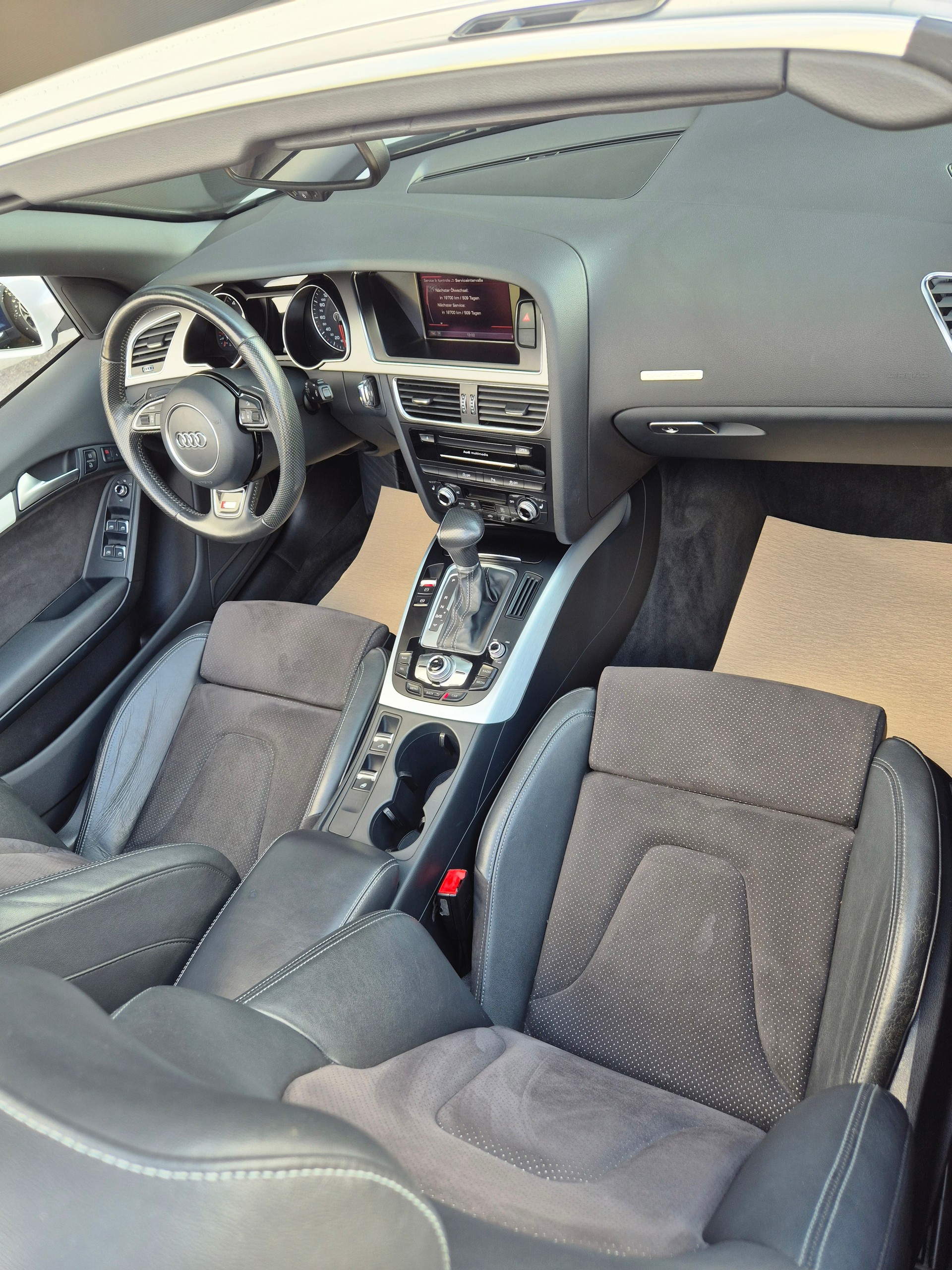 AUDI A5 Cabriolet 2.0 TFSI quattro S-tronic-image-8