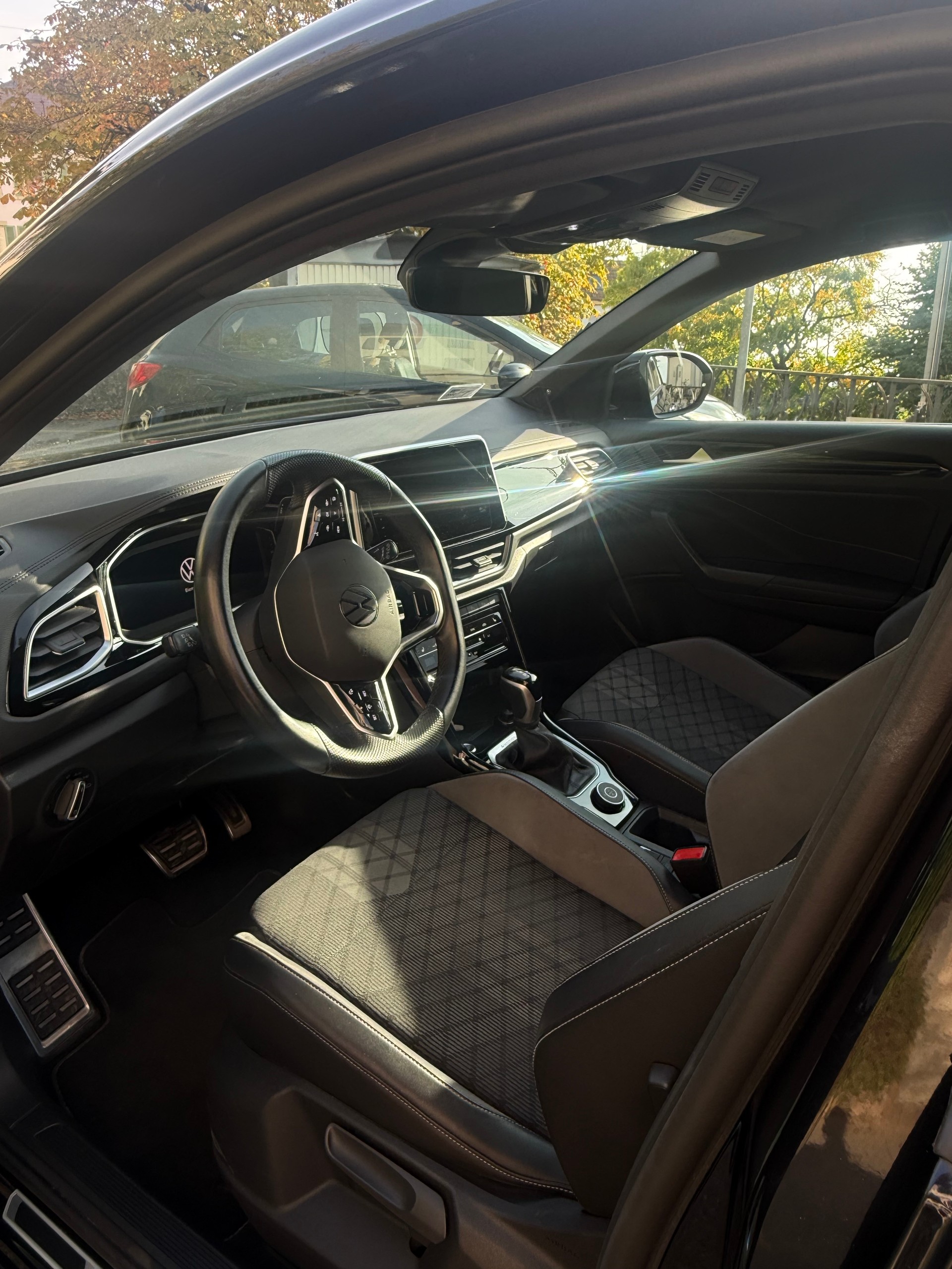VW 2.0 TSI R-Line DSG 4motion-image-2
