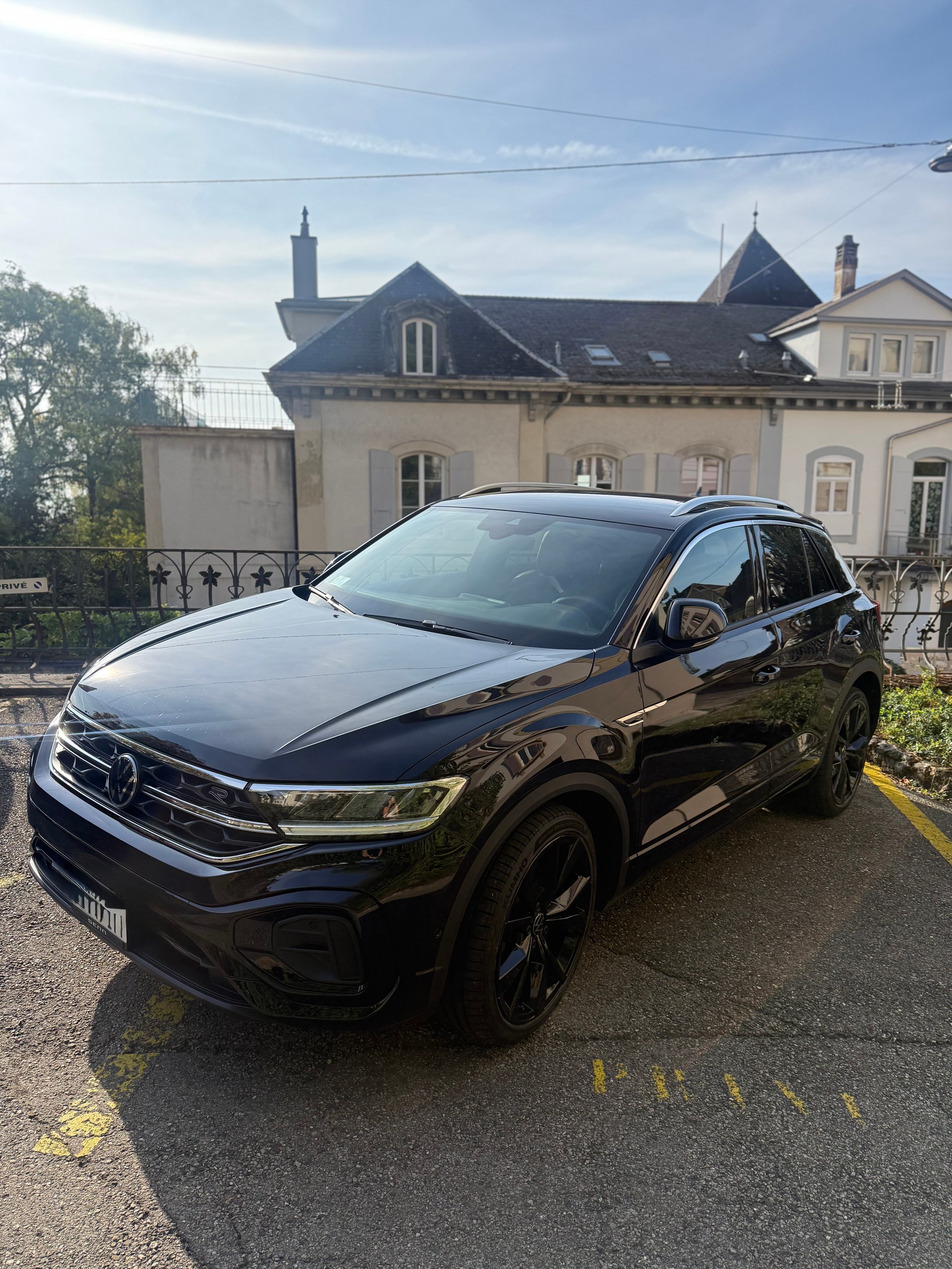 VW 2.0 TSI R-Line DSG 4motion-image-1