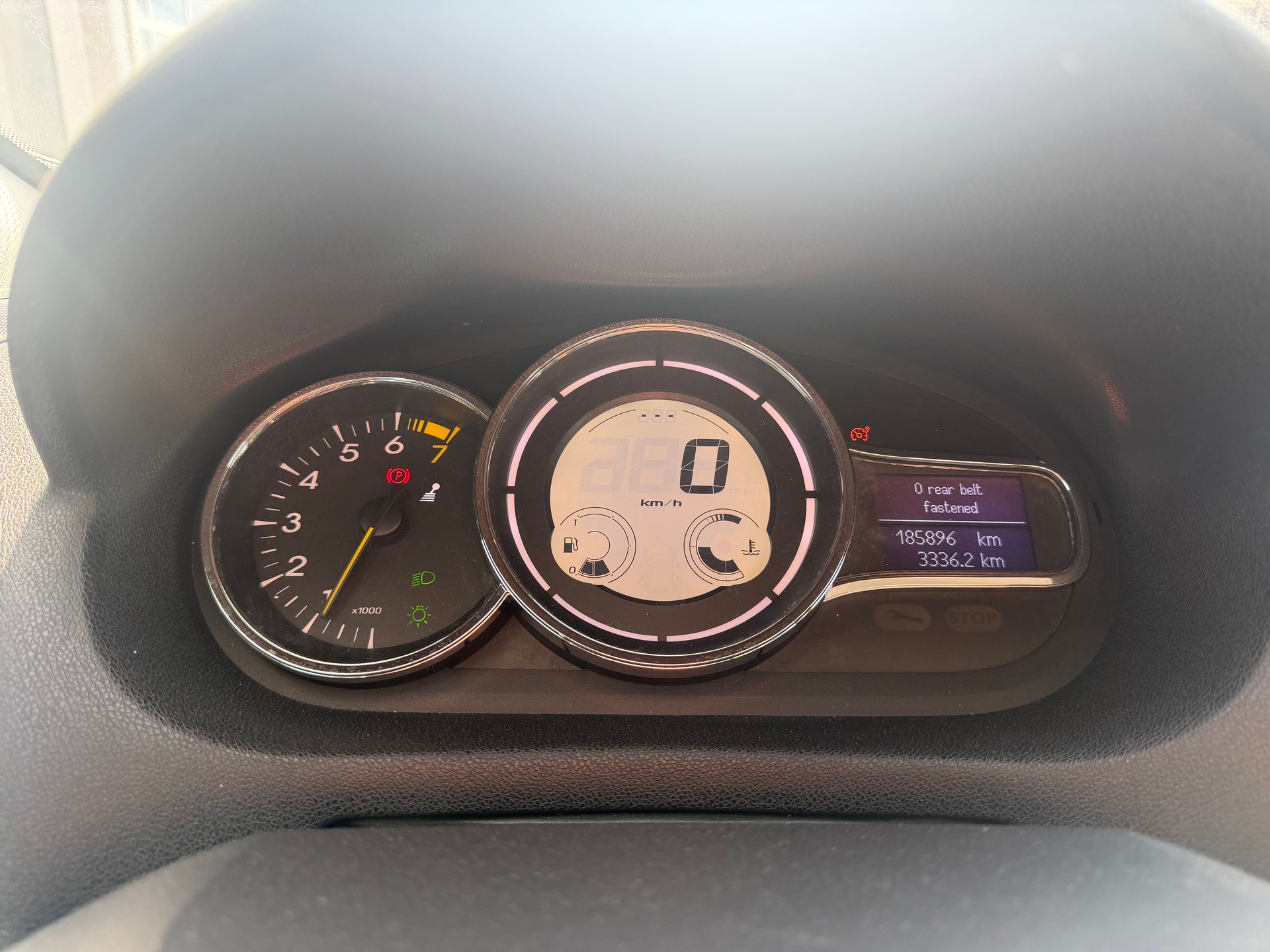 RENAULT Mégane Grandtour 1.4 16V Turbo Privilège-image-10