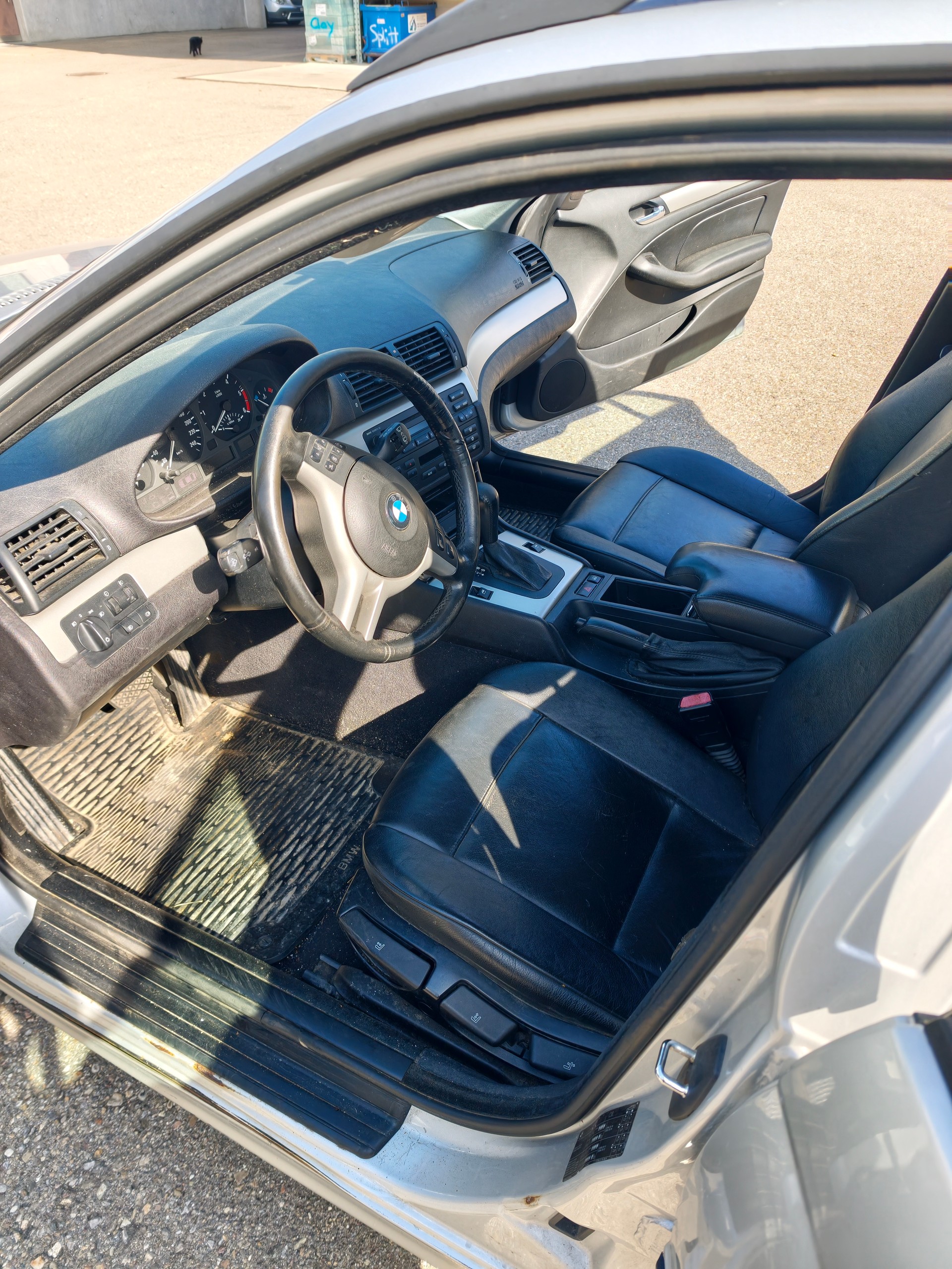 BMW 320d-image-5
