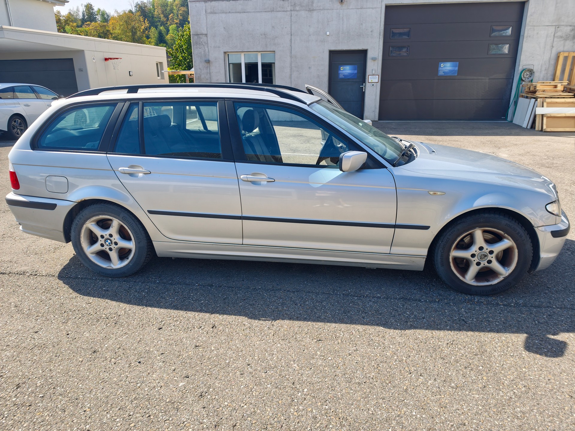 BMW 320d-image-1