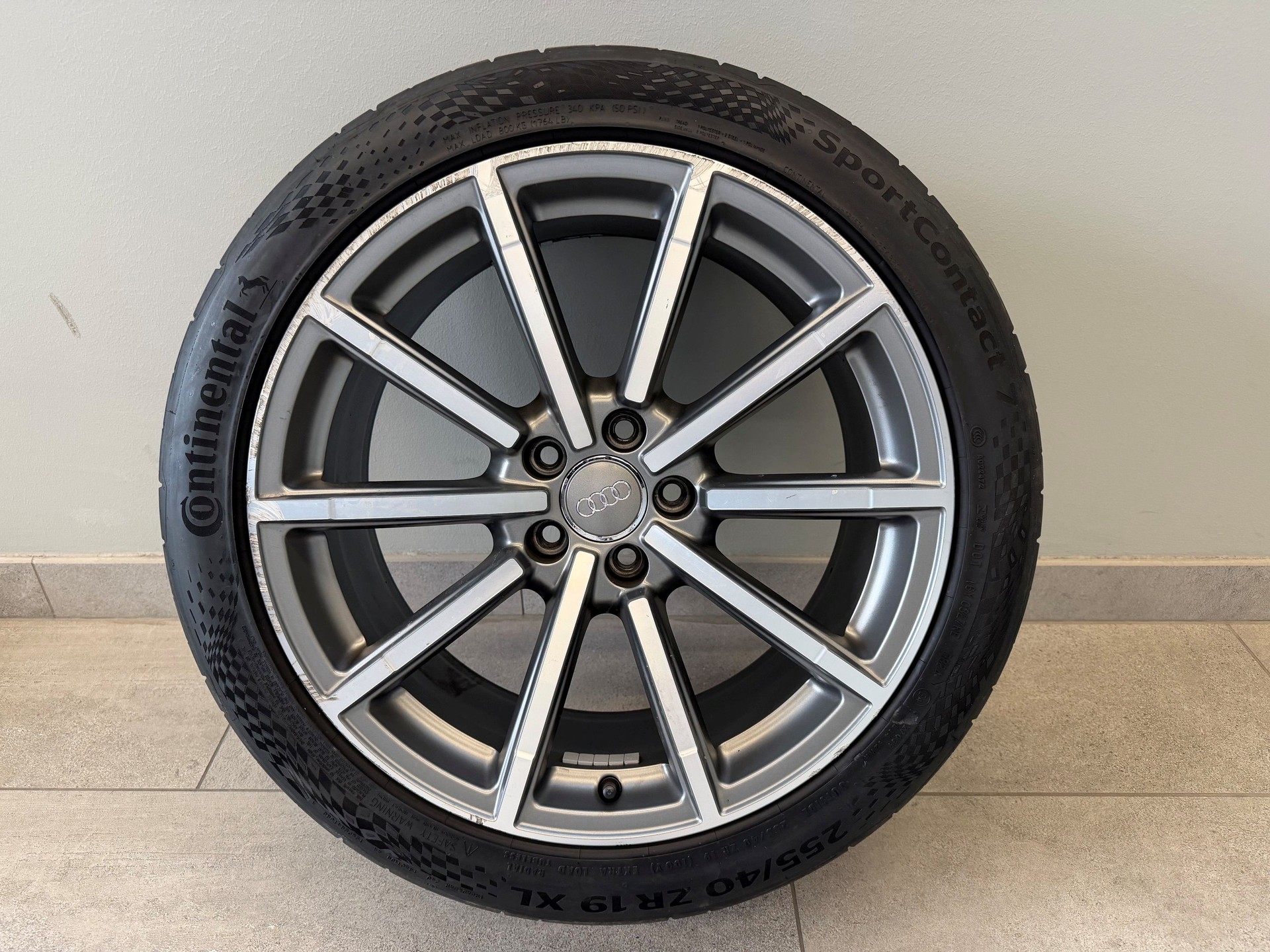 AUDI RS Q3 2.5 TFSI quattro S-tronic-image-9