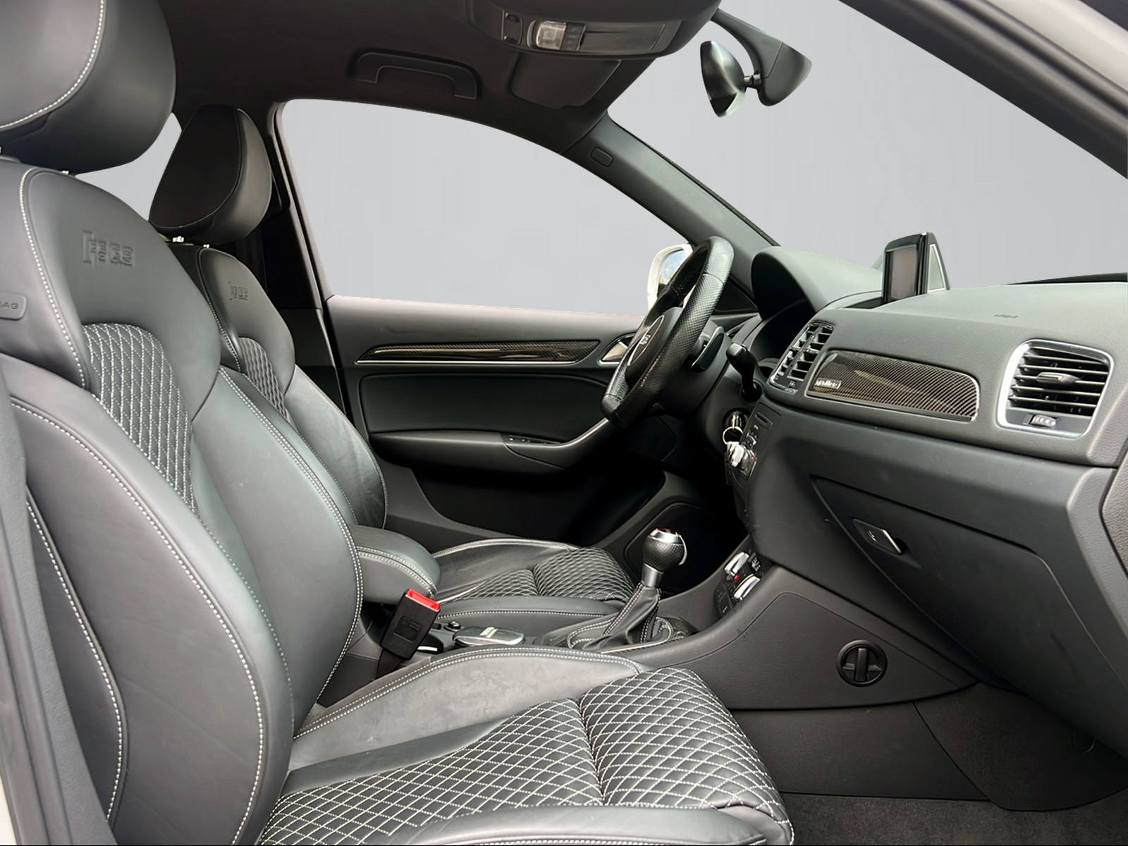 AUDI RS Q3 2.5 TFSI quattro S-tronic-image-6