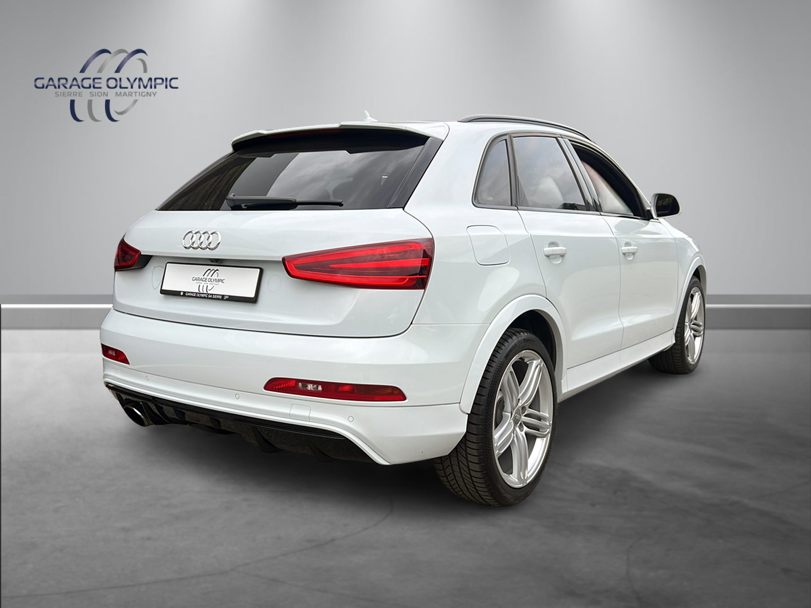 AUDI RS Q3 2.5 TFSI quattro S-tronic-image-2