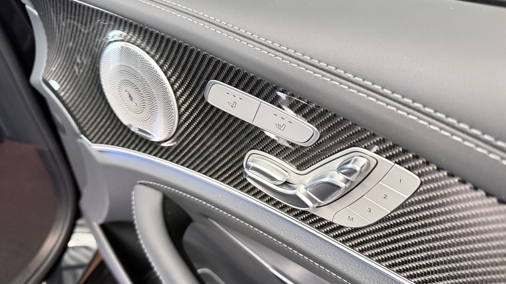 MERCEDES-BENZ E 63 S AMG 4matic+ Kombi-image-25