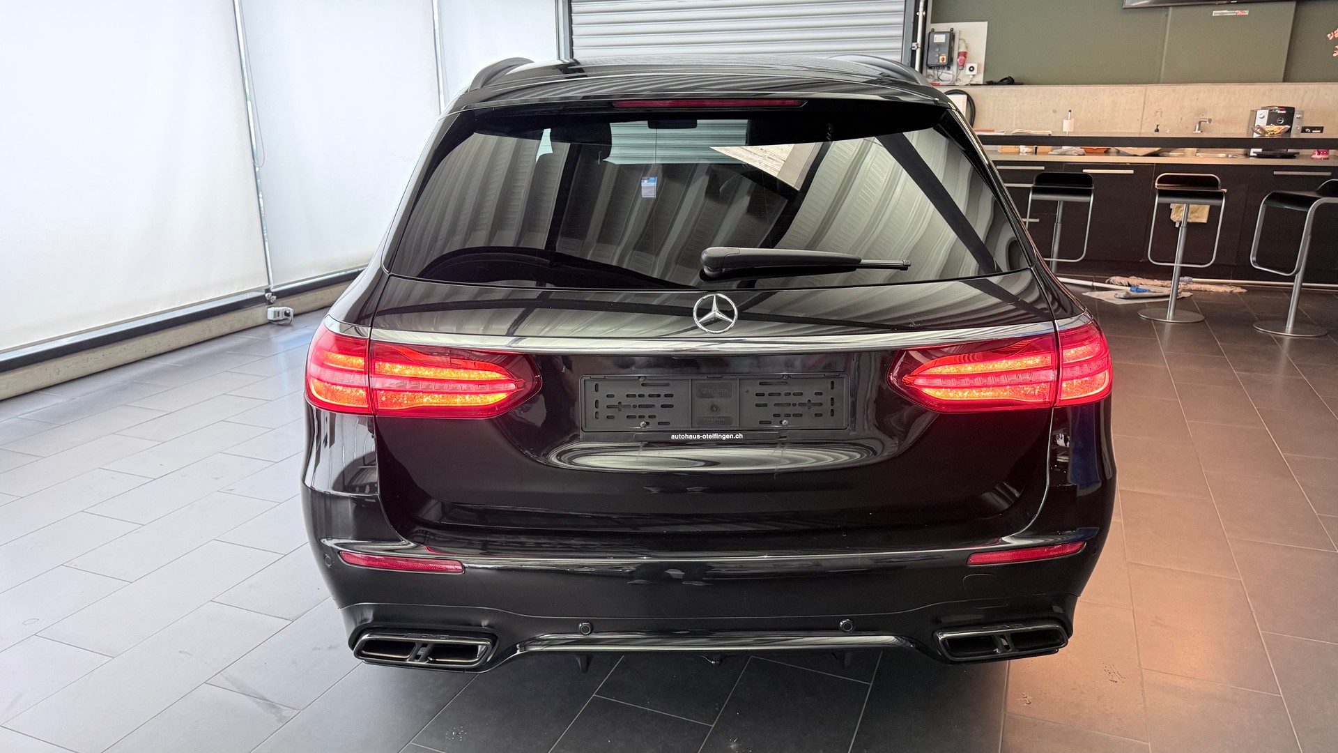 MERCEDES-BENZ E 63 S AMG 4matic+ Kombi-image-22
