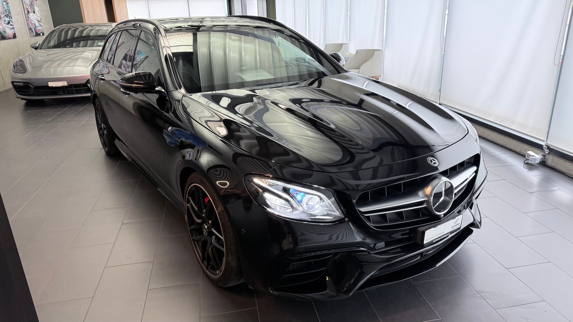 MERCEDES-BENZ E 63 S AMG 4matic+ Kombi-image-1