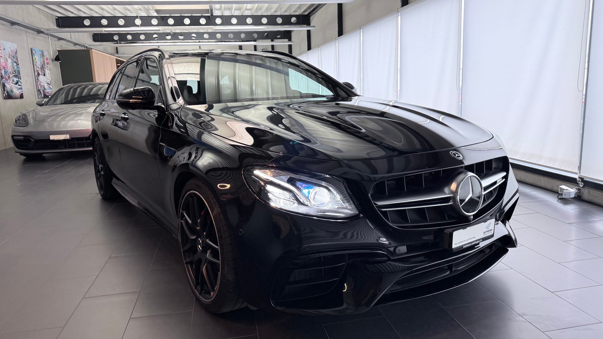 MERCEDES-BENZ E 63 S AMG 4matic+ Kombi-image-2