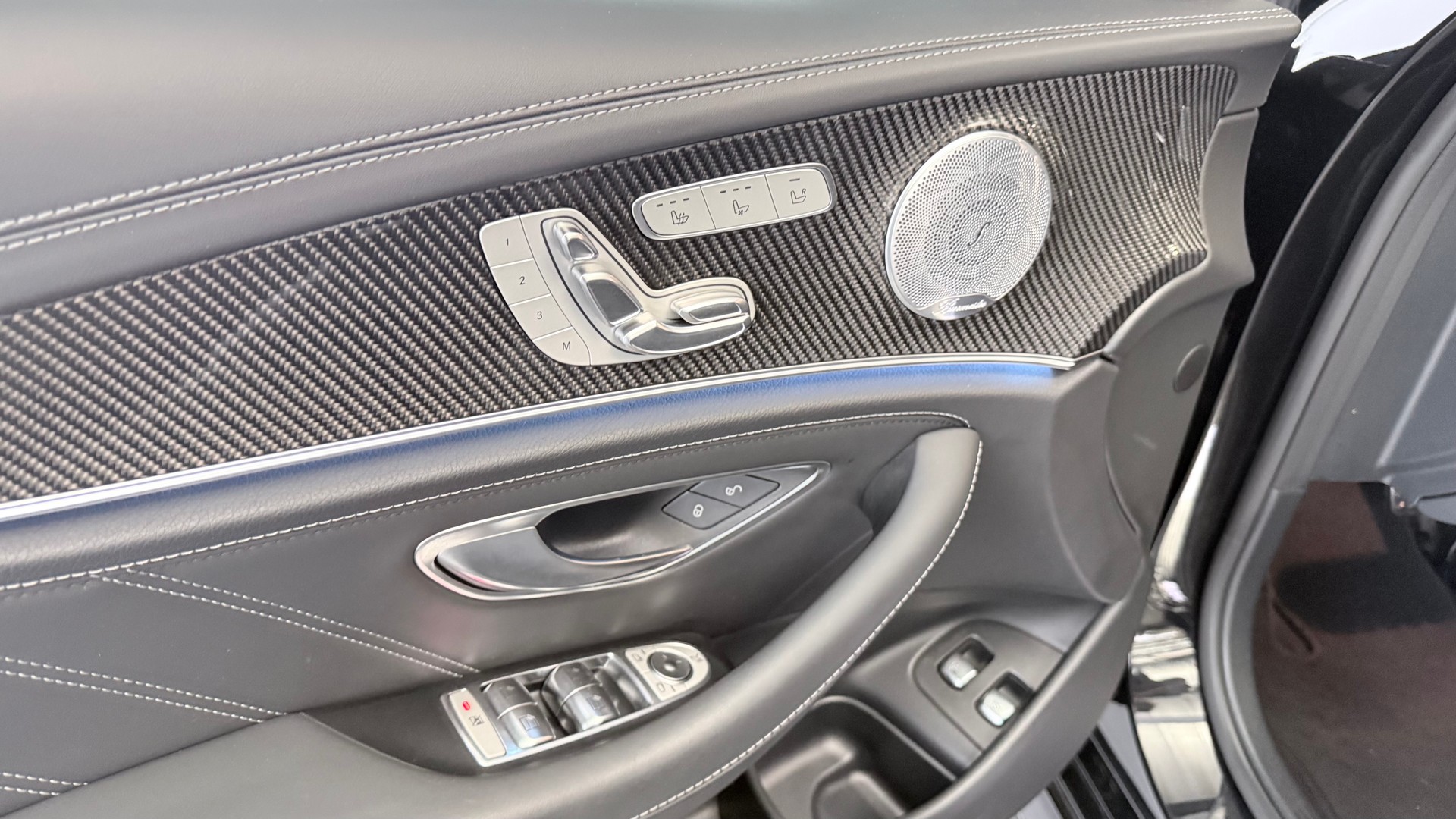 MERCEDES-BENZ E 63 S AMG 4matic+ Kombi-image-12
