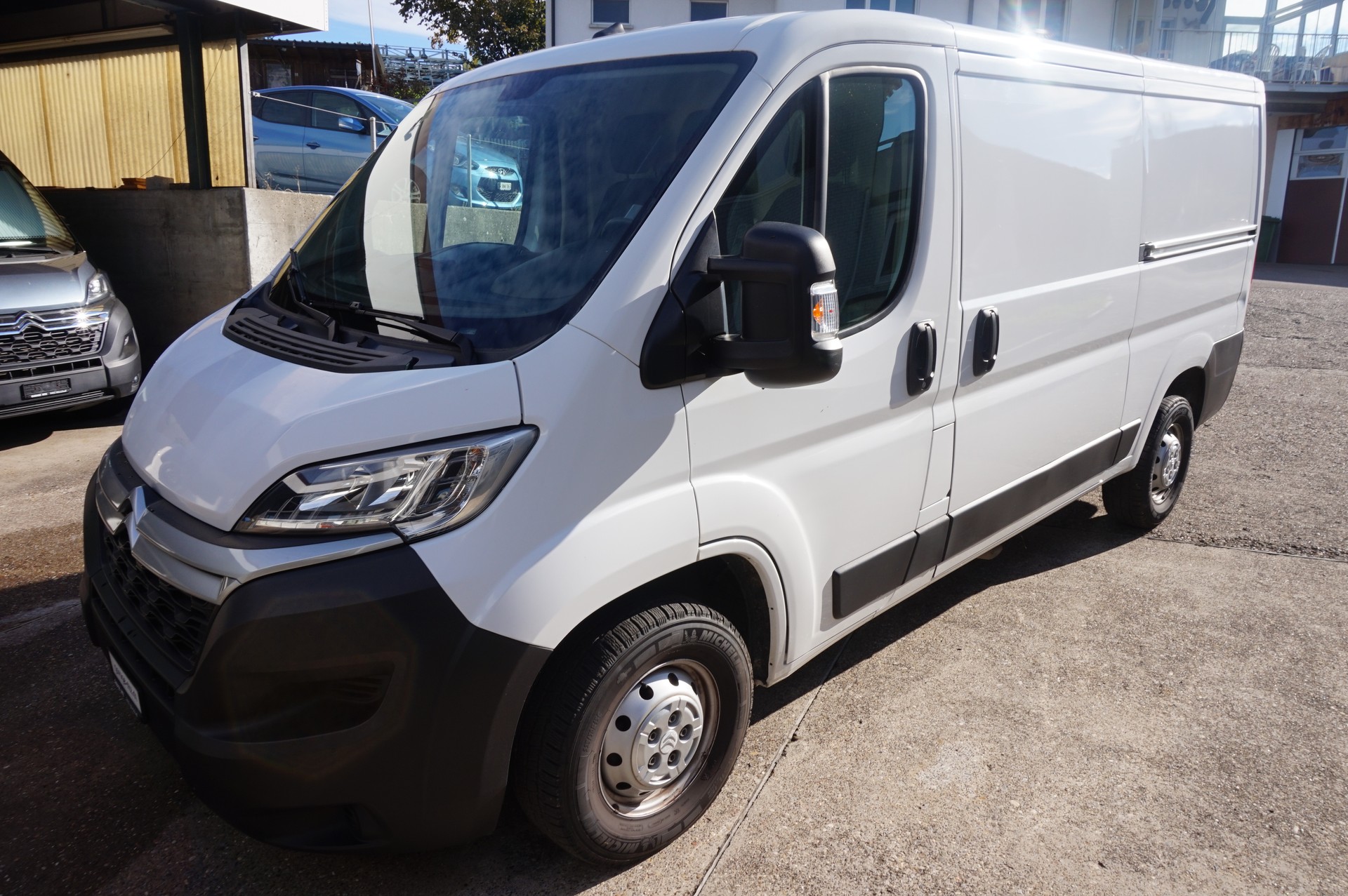 CITROEN Jumper 33 2.2 BlueHDi 140 Club L2H1-image-2