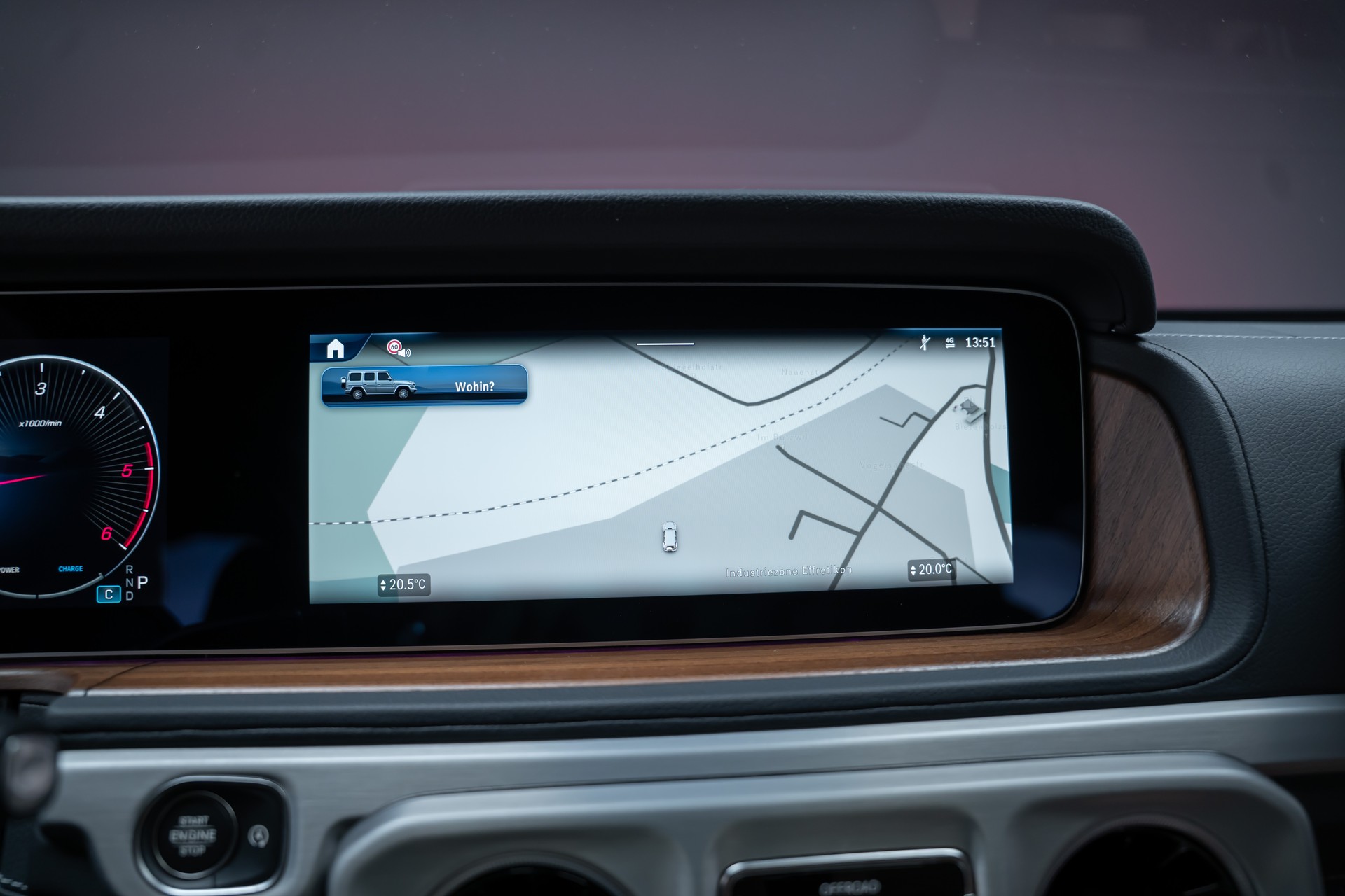 MERCEDES-BENZ G 450 d AMG Line / Burmester / Schiebedach / 360° Kamera-image-32